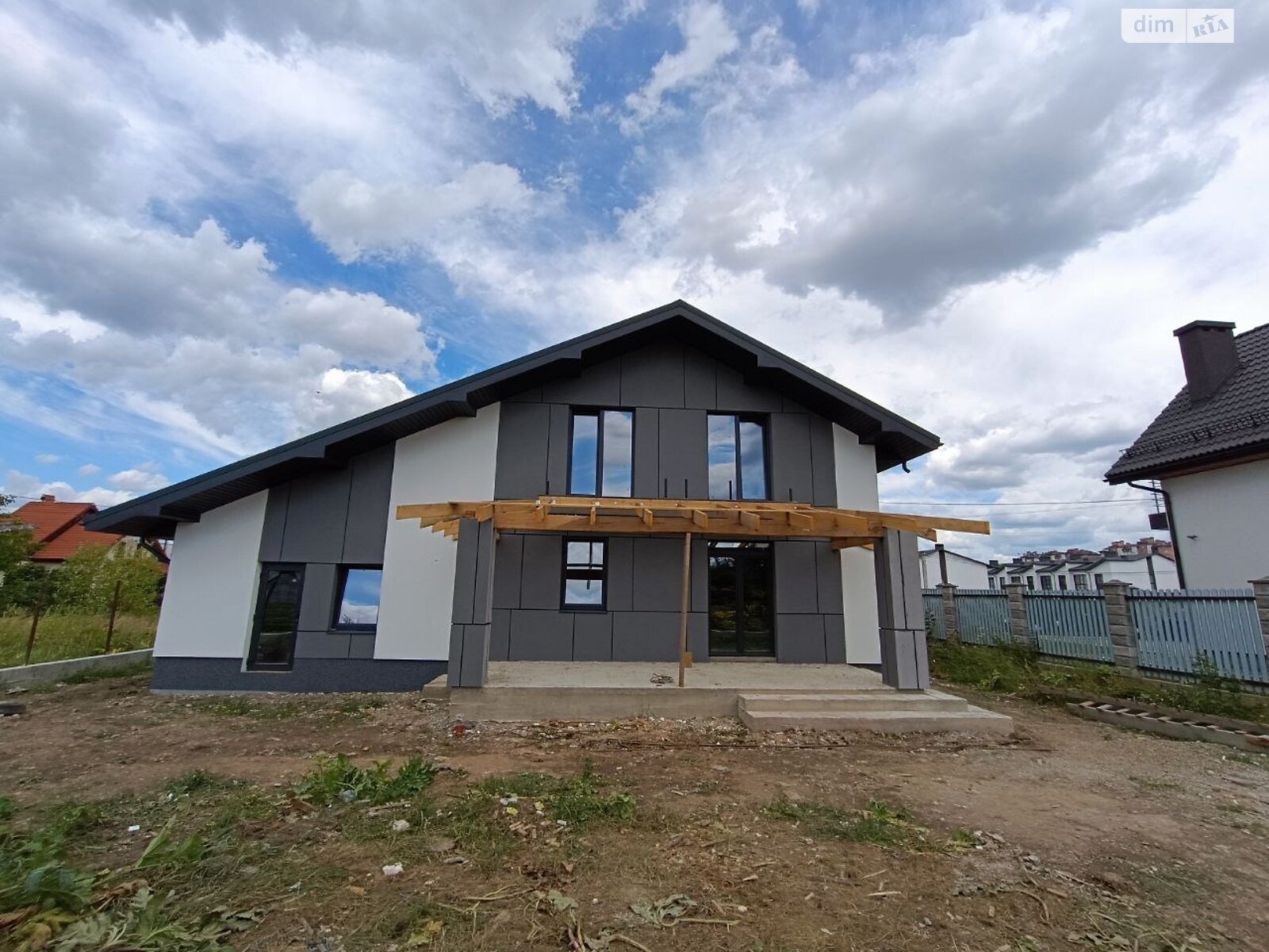 двоповерховий будинок з верандою, 193 кв. м, кирпич. Продаж у Крихівцях фото 1 двоповерховий будинок з верандою, 193 кв. м, кирпич. Продаж у Крихівцях фото 1