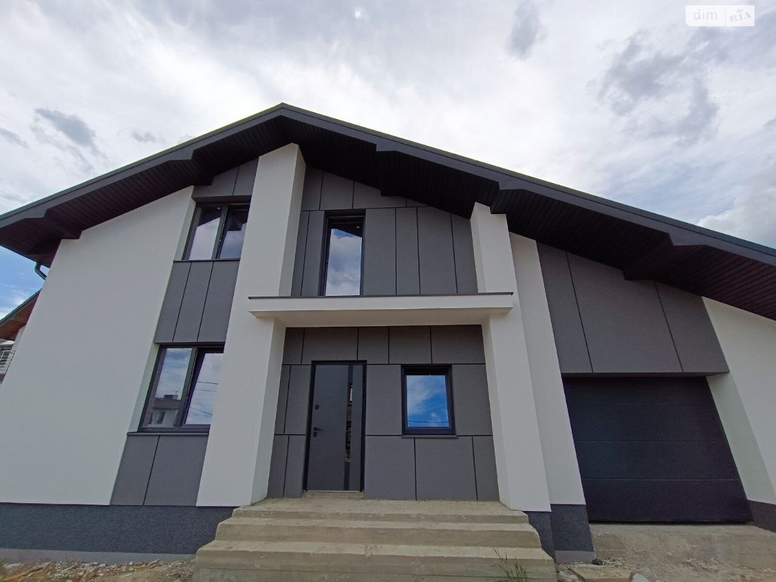 двоповерховий будинок з верандою, 193 кв. м, кирпич. Продаж у Крихівцях фото 1 двоповерховий будинок з верандою, 193 кв. м, кирпич. Продаж у Крихівцях фото 1