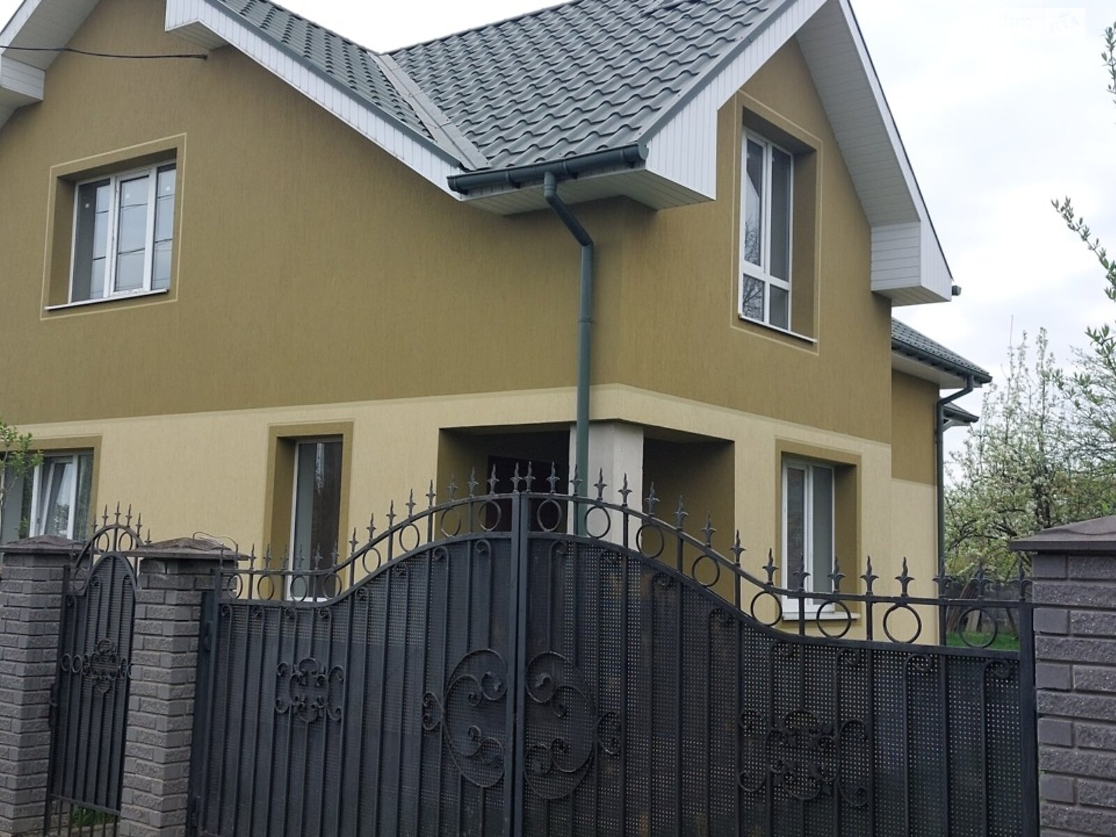 двоповерховий будинок з балконом, 160 кв. м, цегла. Продаж в Крихівцях фото 1 двоповерховий будинок з балконом, 160 кв. м, цегла. Продаж в Крихівцях фото 1