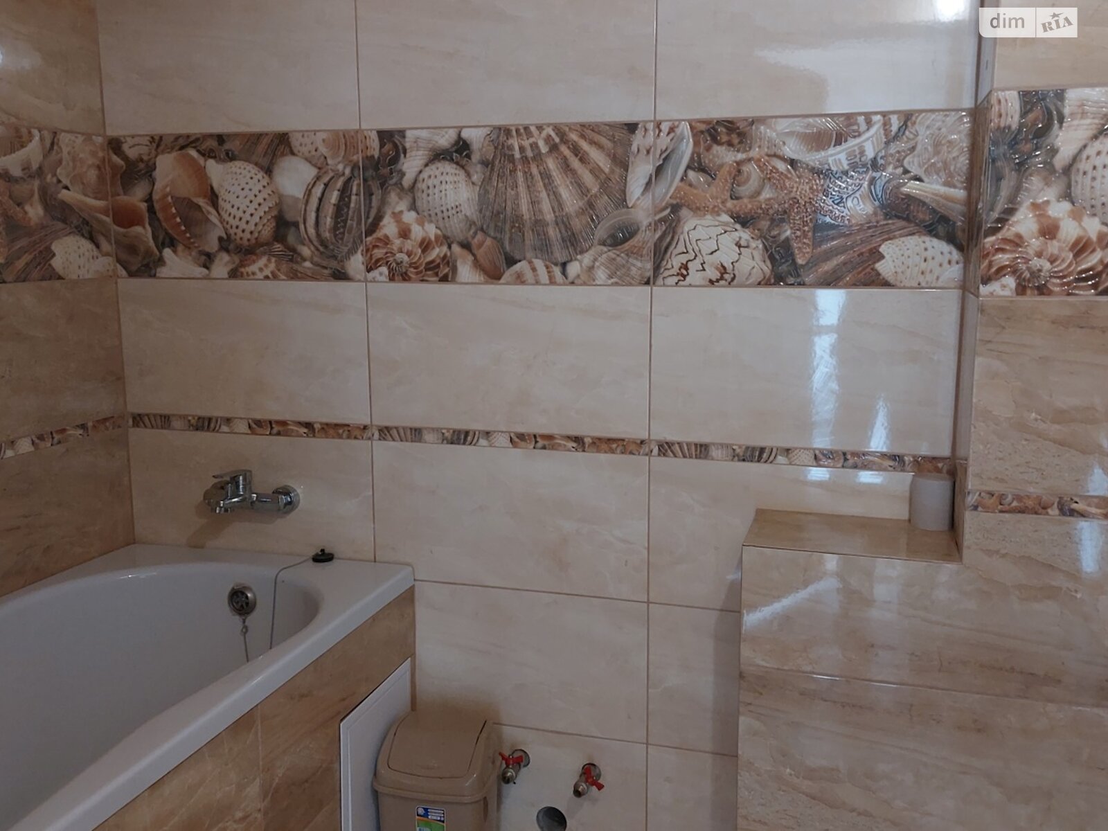 двоповерховий будинок з балконом, 160 кв. м, цегла. Продаж в Крихівцях фото 1 двоповерховий будинок з балконом, 160 кв. м, цегла. Продаж в Крихівцях фото 1