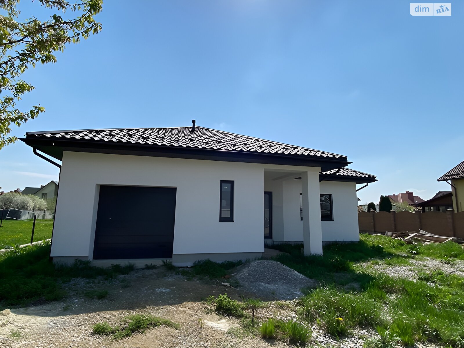 одноповерховий будинок з гаражем, 150 кв. м, кирпич. Продаж у Крихівцях фото 1 одноповерховий будинок з гаражем, 150 кв. м, кирпич. Продаж у Крихівцях фото 1