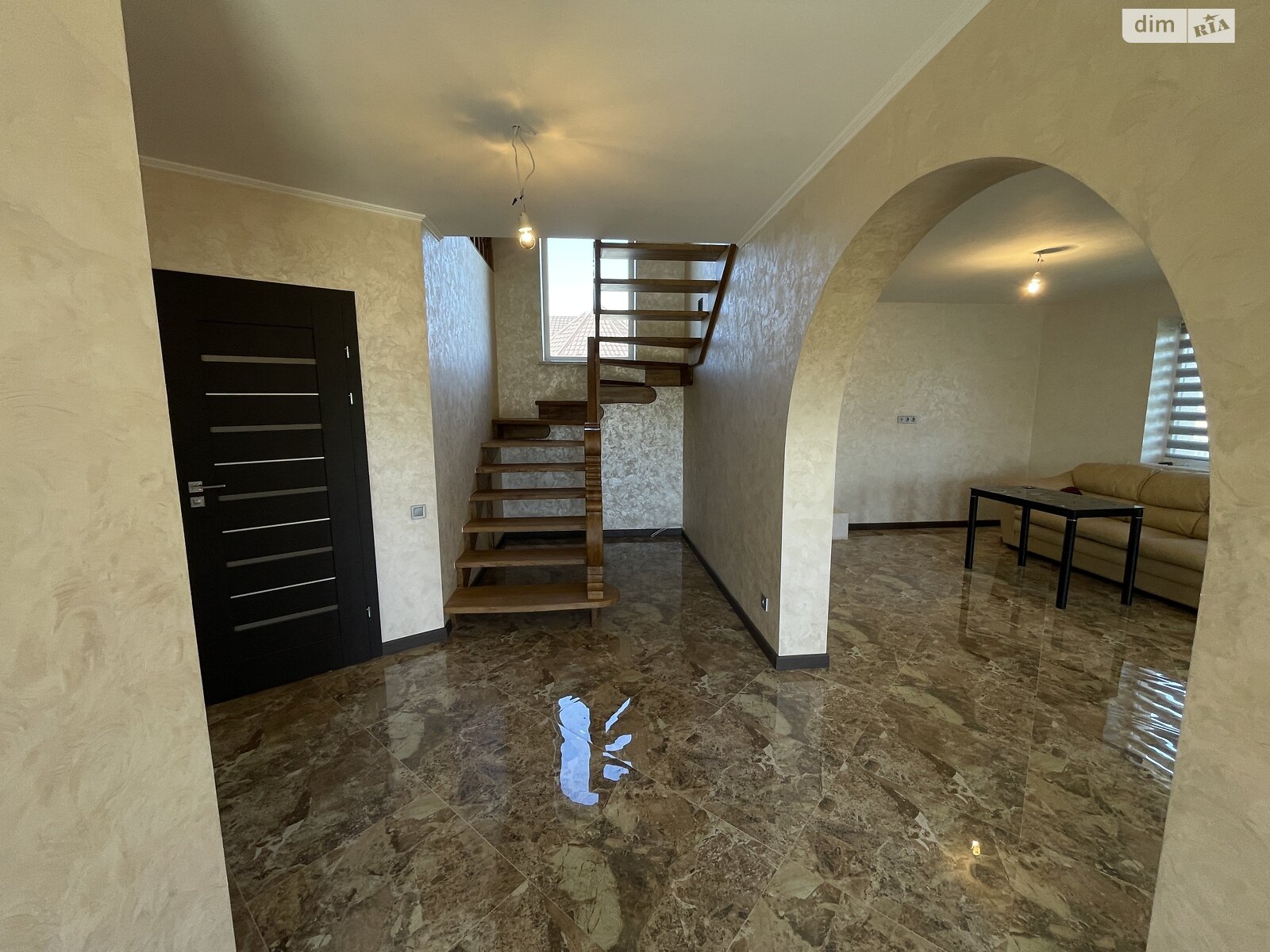 двоповерховий будинок з гаражем, 180 кв. м, цегла. Продаж у Драгомирчанах фото 1 двоповерховий будинок з гаражем, 180 кв. м, цегла. Продаж у Драгомирчанах фото 1