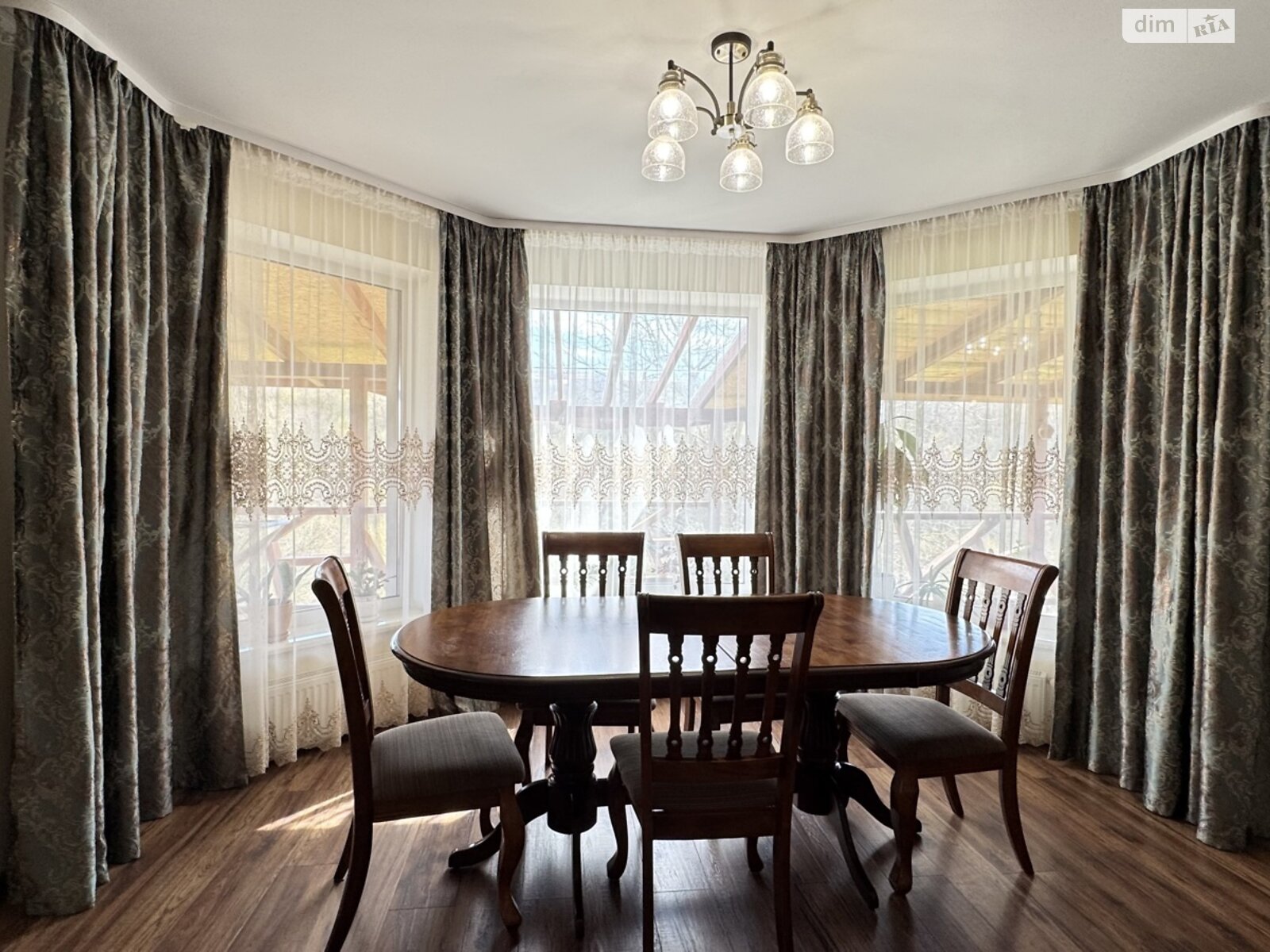 двухэтажный дом с гаражом, 357.6 кв. м, кирпич. Продажа в Крилосе фото 1 двухэтажный дом с гаражом, 357.6 кв. м, кирпич. Продажа в Крилосе фото 1