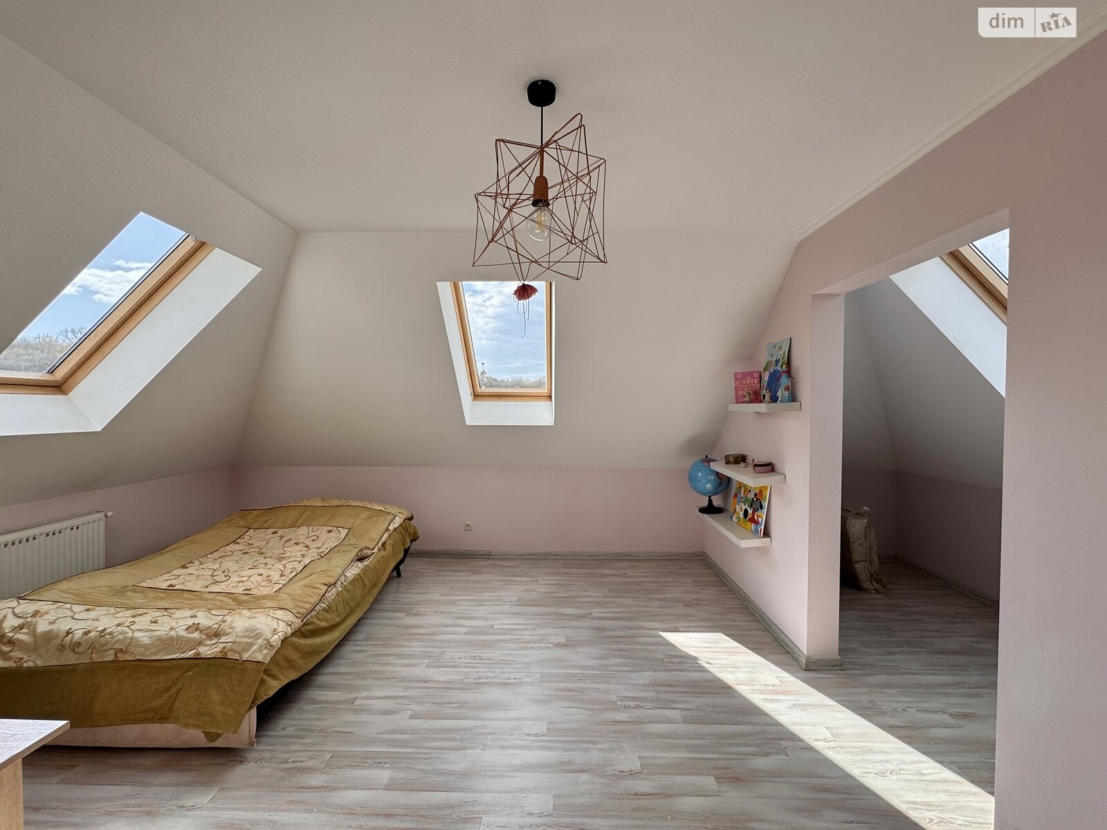 двухэтажный дом с гаражом, 357.6 кв. м, кирпич. Продажа в Крилосе фото 1 двухэтажный дом с гаражом, 357.6 кв. м, кирпич. Продажа в Крилосе фото 1