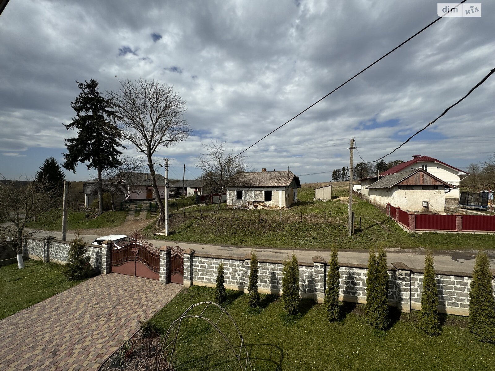 двухэтажный дом с гаражом, 357.6 кв. м, кирпич. Продажа в Крилосе фото 1 двухэтажный дом с гаражом, 357.6 кв. м, кирпич. Продажа в Крилосе фото 1
