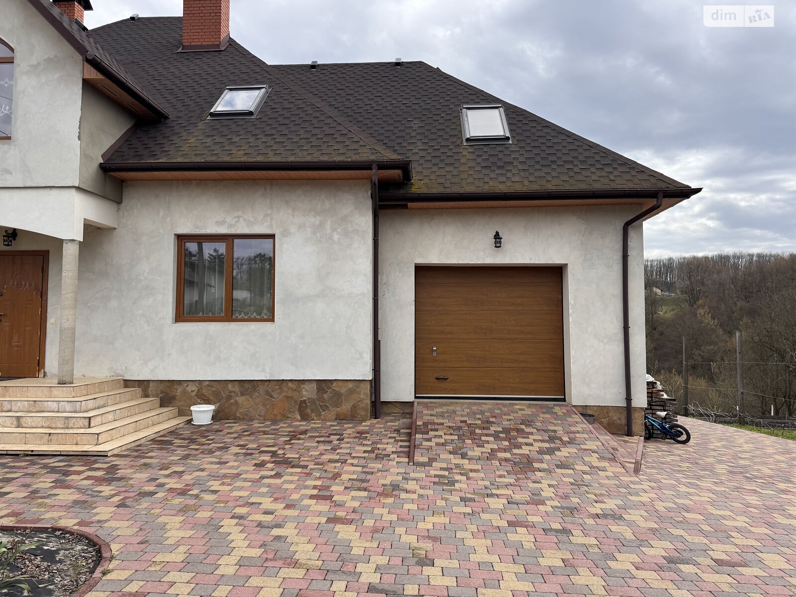 двухэтажный дом с гаражом, 357.6 кв. м, кирпич. Продажа в Крилосе фото 1 двухэтажный дом с гаражом, 357.6 кв. м, кирпич. Продажа в Крилосе фото 1