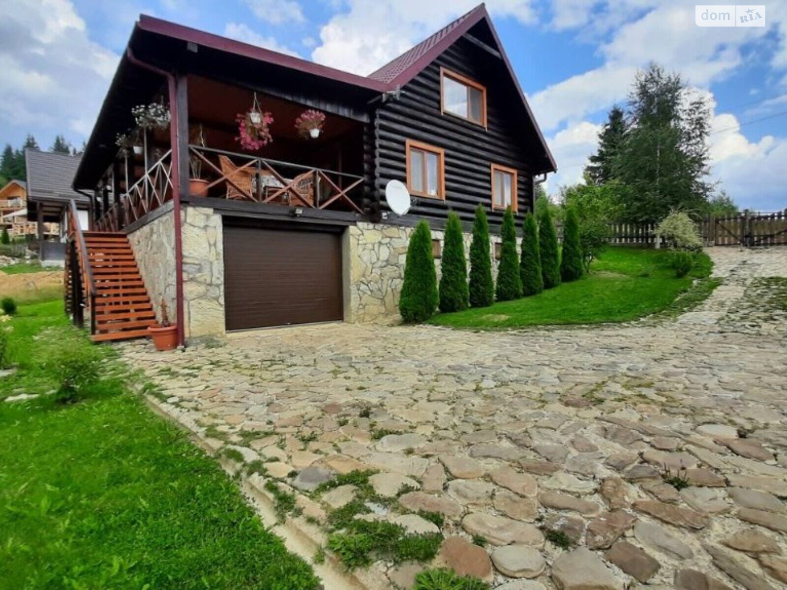 двухэтажный дом с балконом, 280 кв. м, кирпич. Продажа в Кривополье фото 1