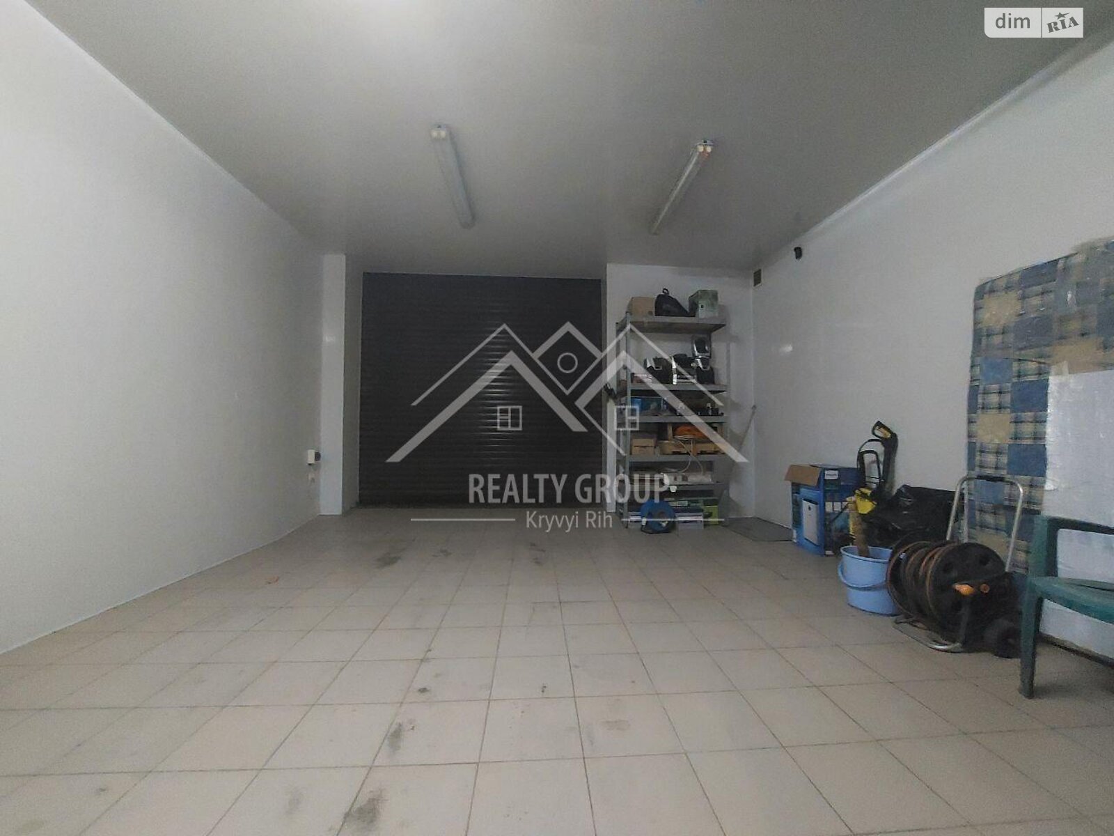 трехэтажный дом с гаражом, 208.3 кв. м, кирпич. Продажа в Кривом Роге район Центрально-Городской фото 1 трехэтажный дом с гаражом, 208.3 кв. м, кирпич. Продажа в Кривом Роге район Центрально-Городской фото 1