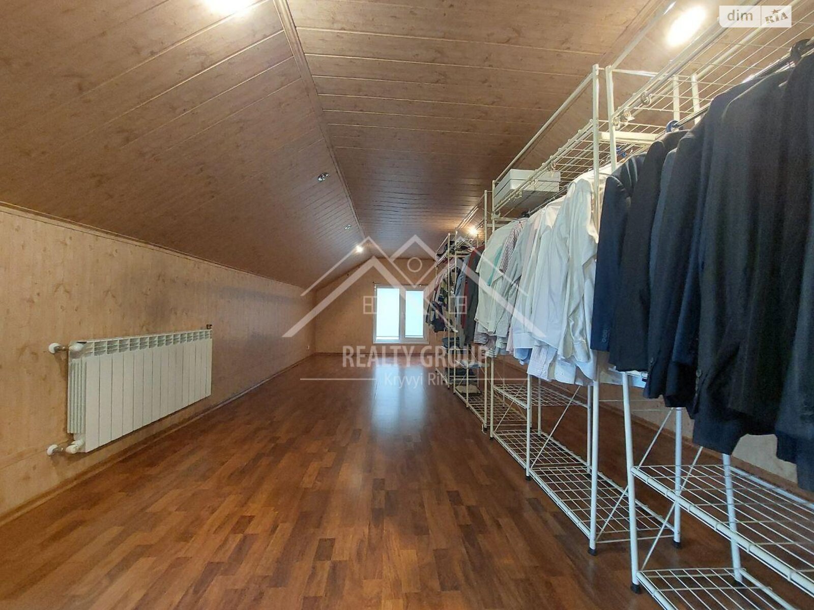 трехэтажный дом с гаражом, 208.3 кв. м, кирпич. Продажа в Кривом Роге район Центрально-Городской фото 1 трехэтажный дом с гаражом, 208.3 кв. м, кирпич. Продажа в Кривом Роге район Центрально-Городской фото 1