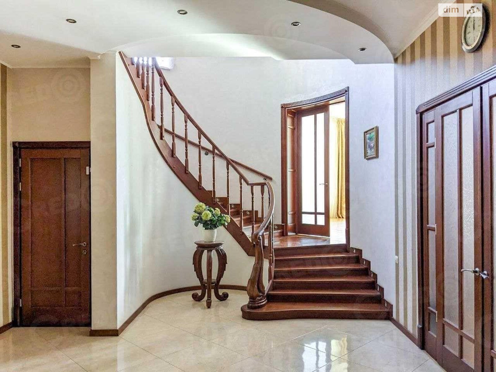 триповерховий будинок, 420 кв. м, кирпич. Продаж в Кривому Розі, район Покровський фото 1 триповерховий будинок, 420 кв. м, кирпич. Продаж в Кривому Розі, район Покровський фото 1