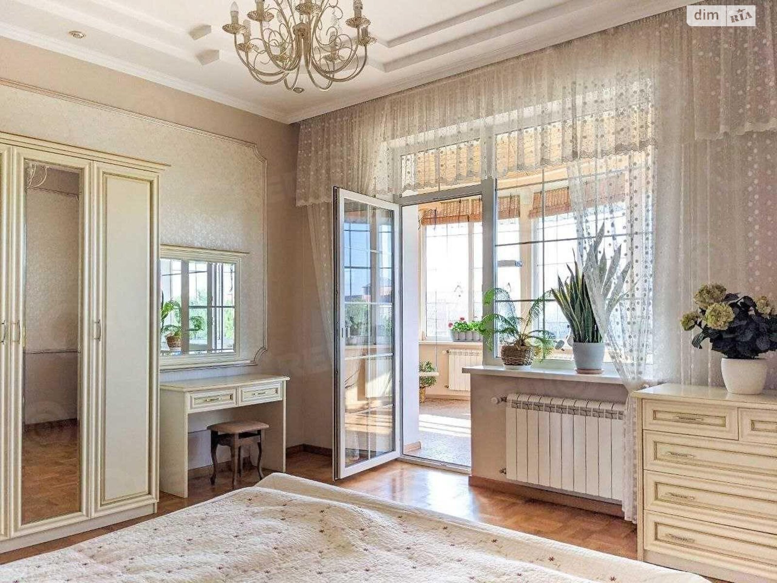 триповерховий будинок, 420 кв. м, кирпич. Продаж в Кривому Розі, район Покровський фото 1 триповерховий будинок, 420 кв. м, кирпич. Продаж в Кривому Розі, район Покровський фото 1