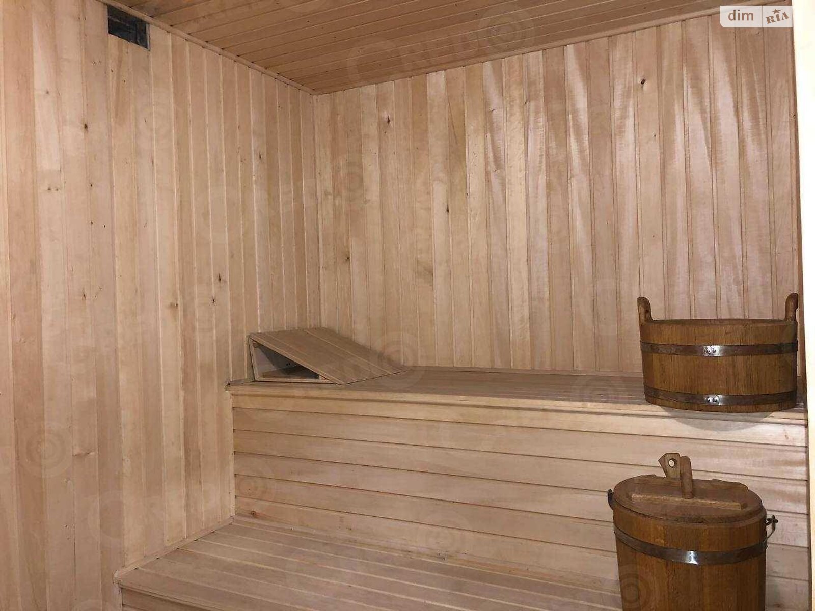 триповерховий будинок, 420 кв. м, кирпич. Продаж в Кривому Розі, район Покровський фото 1 триповерховий будинок, 420 кв. м, кирпич. Продаж в Кривому Розі, район Покровський фото 1