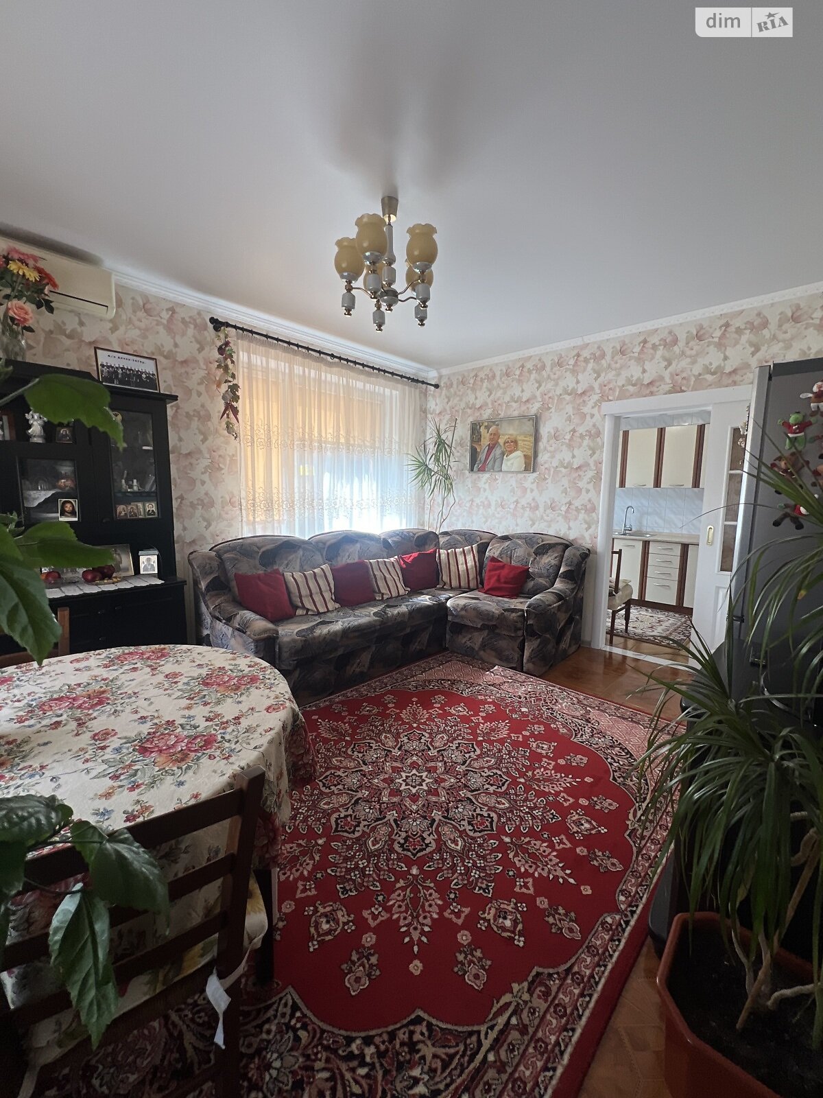 двухэтажный дом с гаражом, 272.9 кв. м, кирпич. Продажа в Кривом Роге район Саксаганский фото 1 двухэтажный дом с гаражом, 272.9 кв. м, кирпич. Продажа в Кривом Роге район Саксаганский фото 1