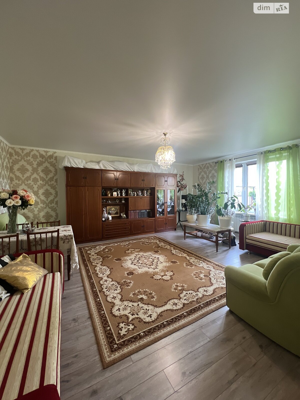 двухэтажный дом с гаражом, 272.9 кв. м, кирпич. Продажа в Кривом Роге район Саксаганский фото 1 двухэтажный дом с гаражом, 272.9 кв. м, кирпич. Продажа в Кривом Роге район Саксаганский фото 1
