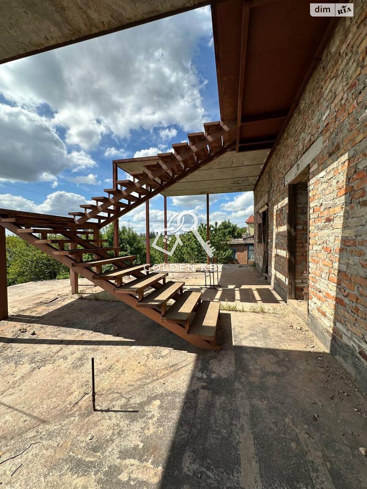 трехэтажный дом, 300 кв. м, монолит. Продажа в Кривом Роге район Саксаганский фото 1 трехэтажный дом, 300 кв. м, монолит. Продажа в Кривом Роге район Саксаганский фото 1