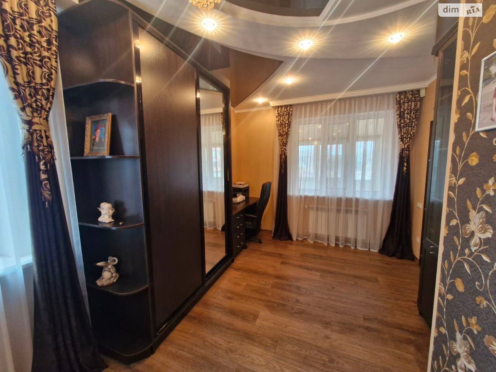 двухэтажный дом с балконом, 150 кв. м, ракушечник (ракушняк). Продажа в Кривом Роге район Саксаганский фото 1 двухэтажный дом с балконом, 150 кв. м, ракушечник (ракушняк). Продажа в Кривом Роге район Саксаганский фото 1