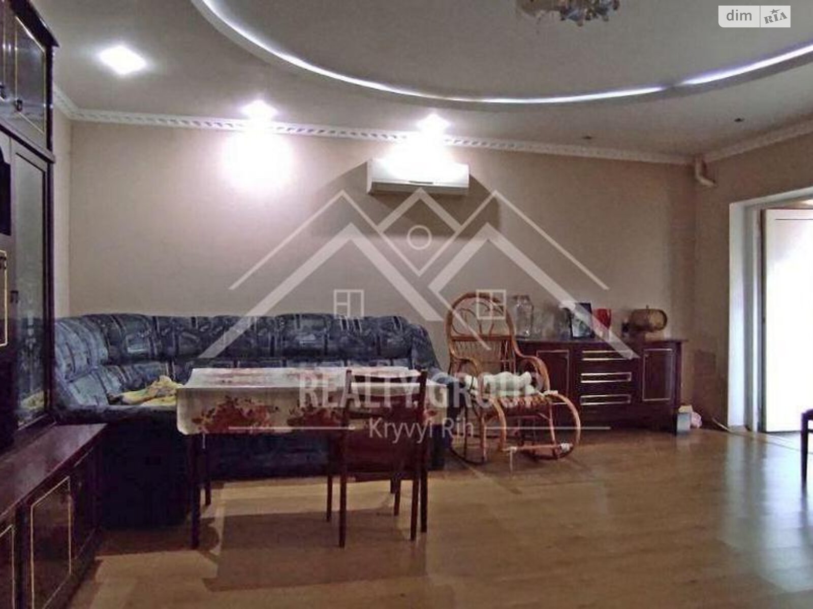 двоповерховий будинок з гаражем, 197.2 кв. м, шлакоблок. Продаж в Кривому Розі, район Тернівський фото 1 двоповерховий будинок з гаражем, 197.2 кв. м, шлакоблок. Продаж в Кривому Розі, район Тернівський фото 1