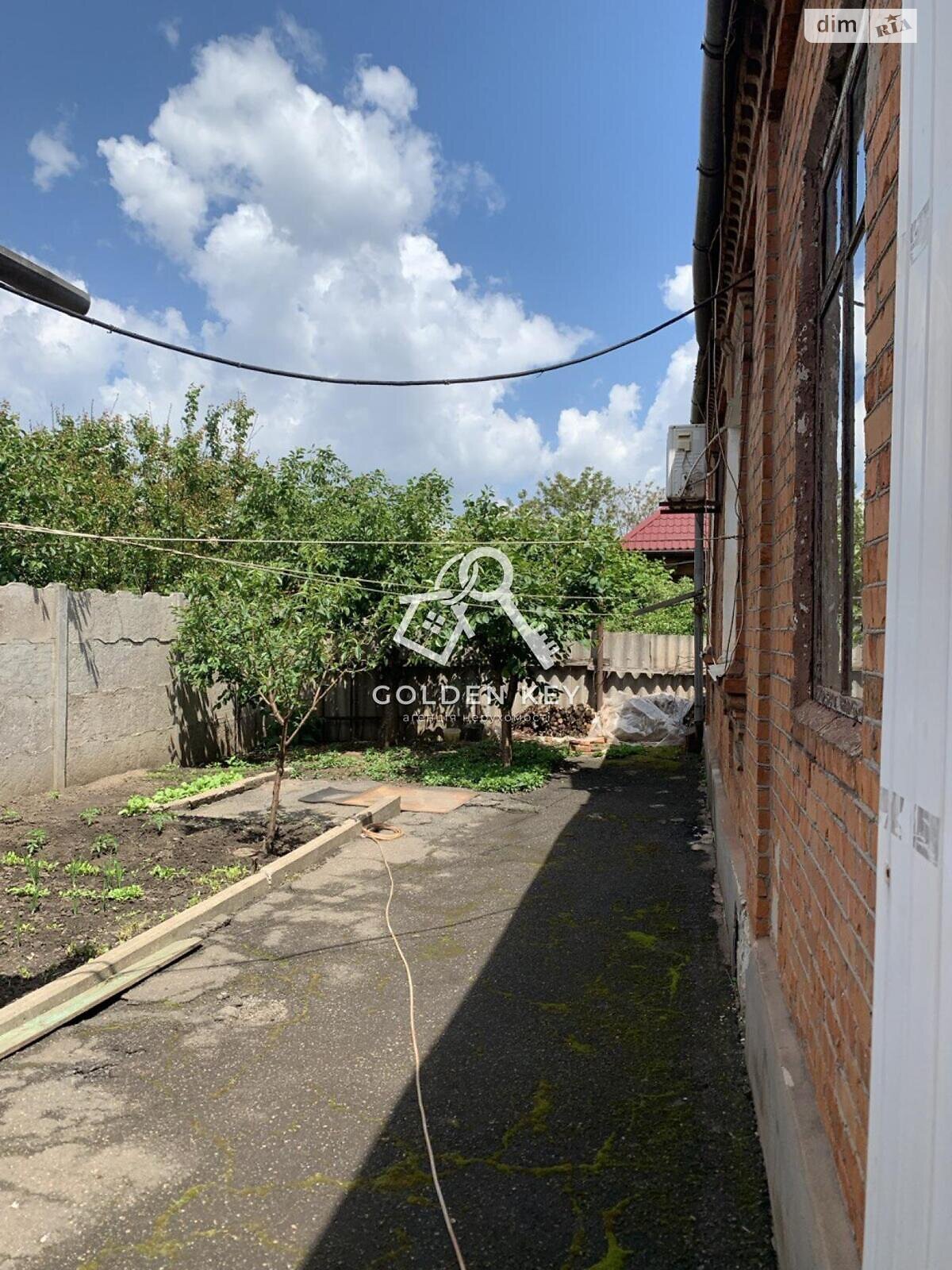 одноэтажный дом с гаражом, 80 кв. м, кирпич. Продажа в Кривом Роге район Центрально-Городской фото 1 одноэтажный дом с гаражом, 80 кв. м, кирпич. Продажа в Кривом Роге район Центрально-Городской фото 1
