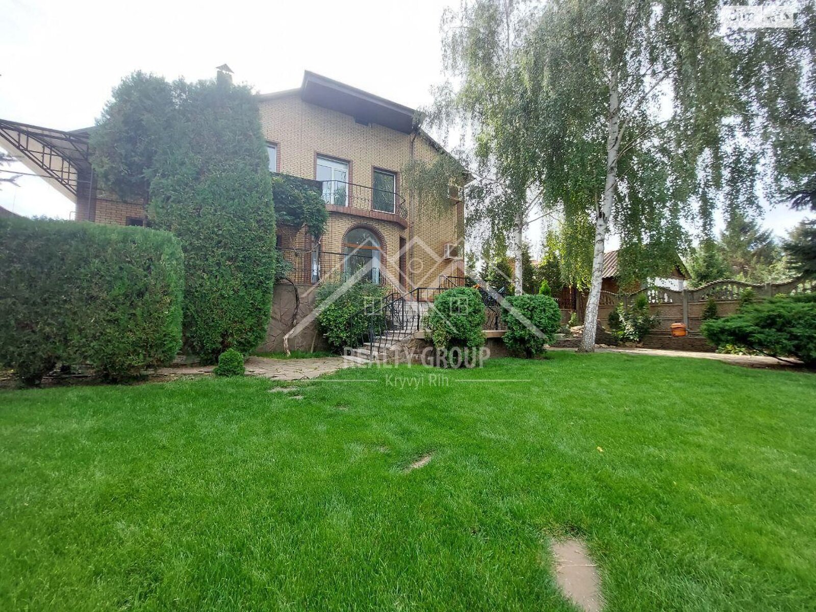 двоповерховий будинок з верандою, 259.3 кв. м, цегла. Продаж в Кривому Розі, район Центрально-Міський фото 1 двоповерховий будинок з верандою, 259.3 кв. м, цегла. Продаж в Кривому Розі, район Центрально-Міський фото 1
