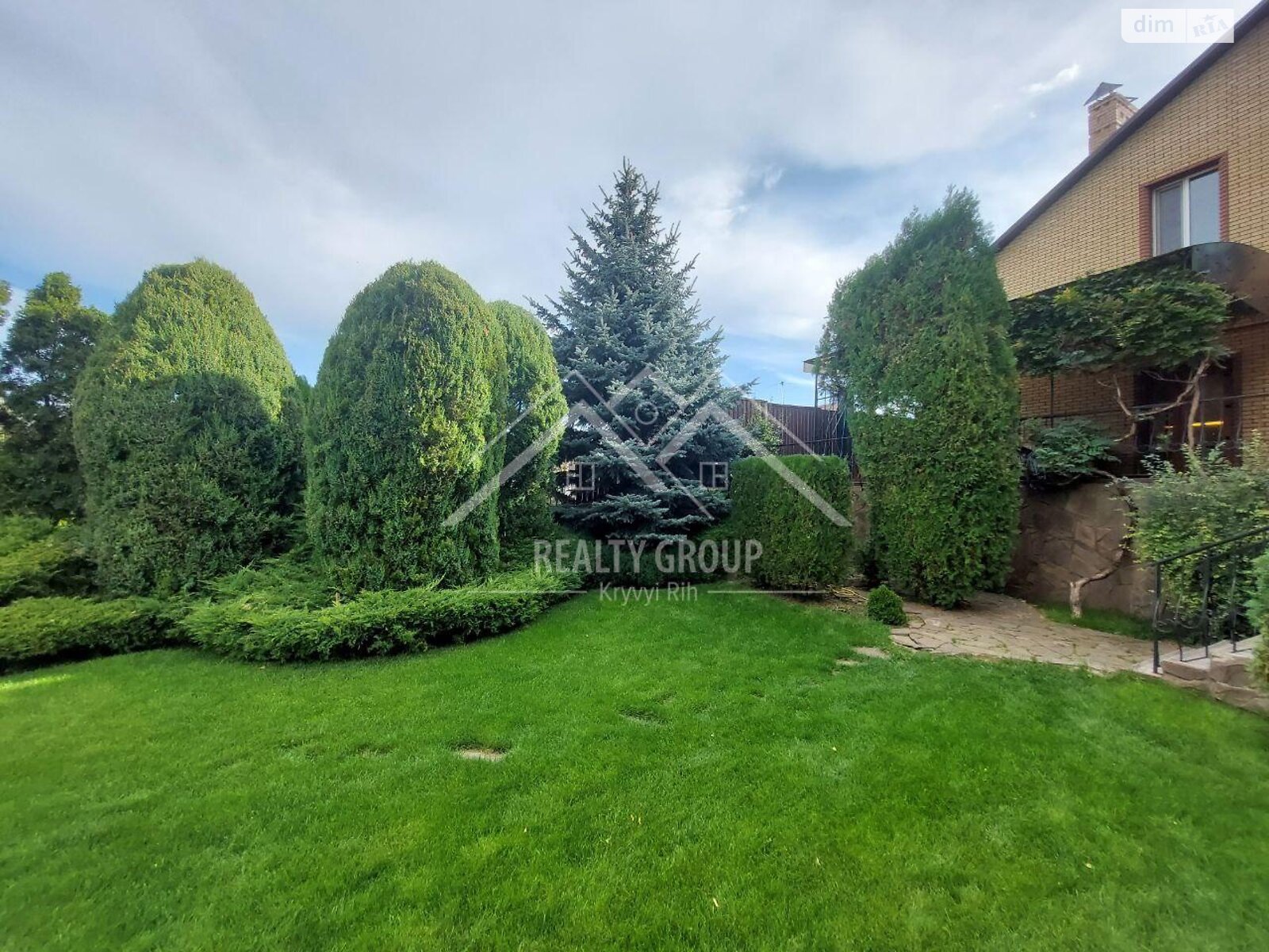 двоповерховий будинок з верандою, 259.3 кв. м, цегла. Продаж в Кривому Розі, район Центрально-Міський фото 1 двоповерховий будинок з верандою, 259.3 кв. м, цегла. Продаж в Кривому Розі, район Центрально-Міський фото 1