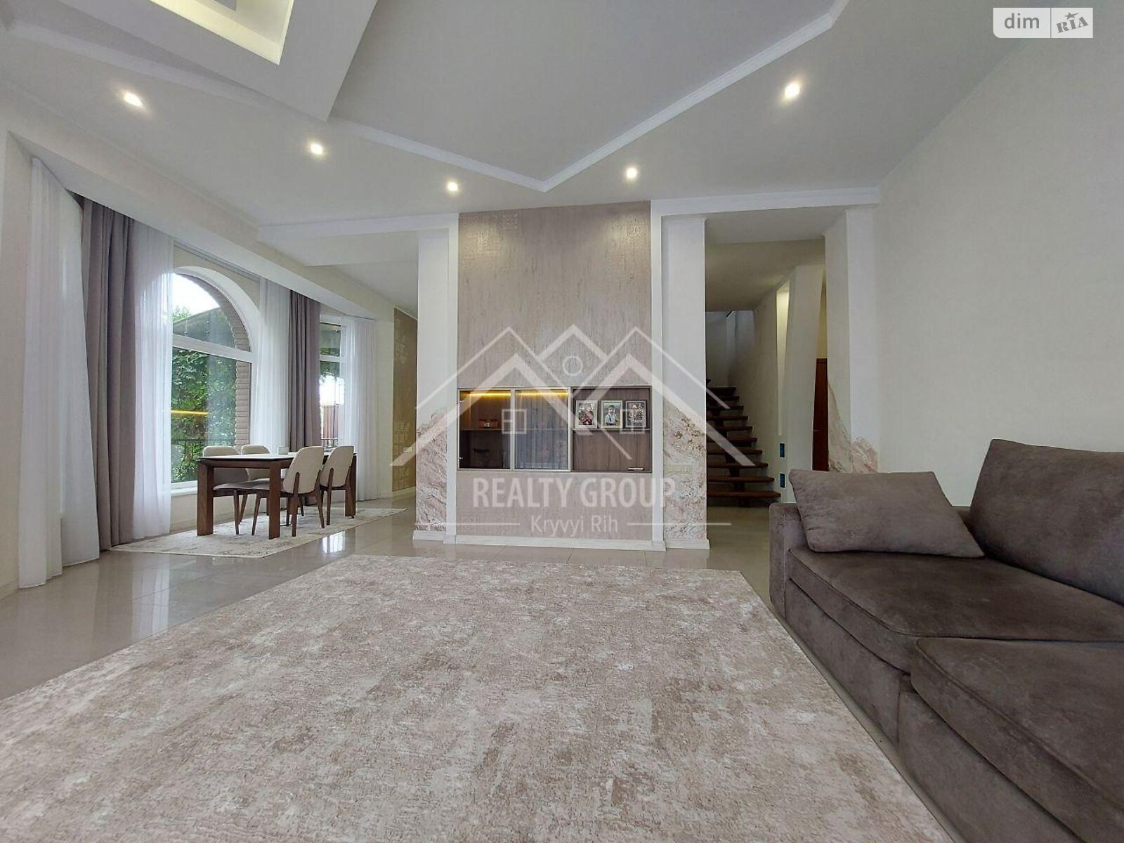 двоповерховий будинок з верандою, 259.3 кв. м, цегла. Продаж в Кривому Розі, район Центрально-Міський фото 1 двоповерховий будинок з верандою, 259.3 кв. м, цегла. Продаж в Кривому Розі, район Центрально-Міський фото 1