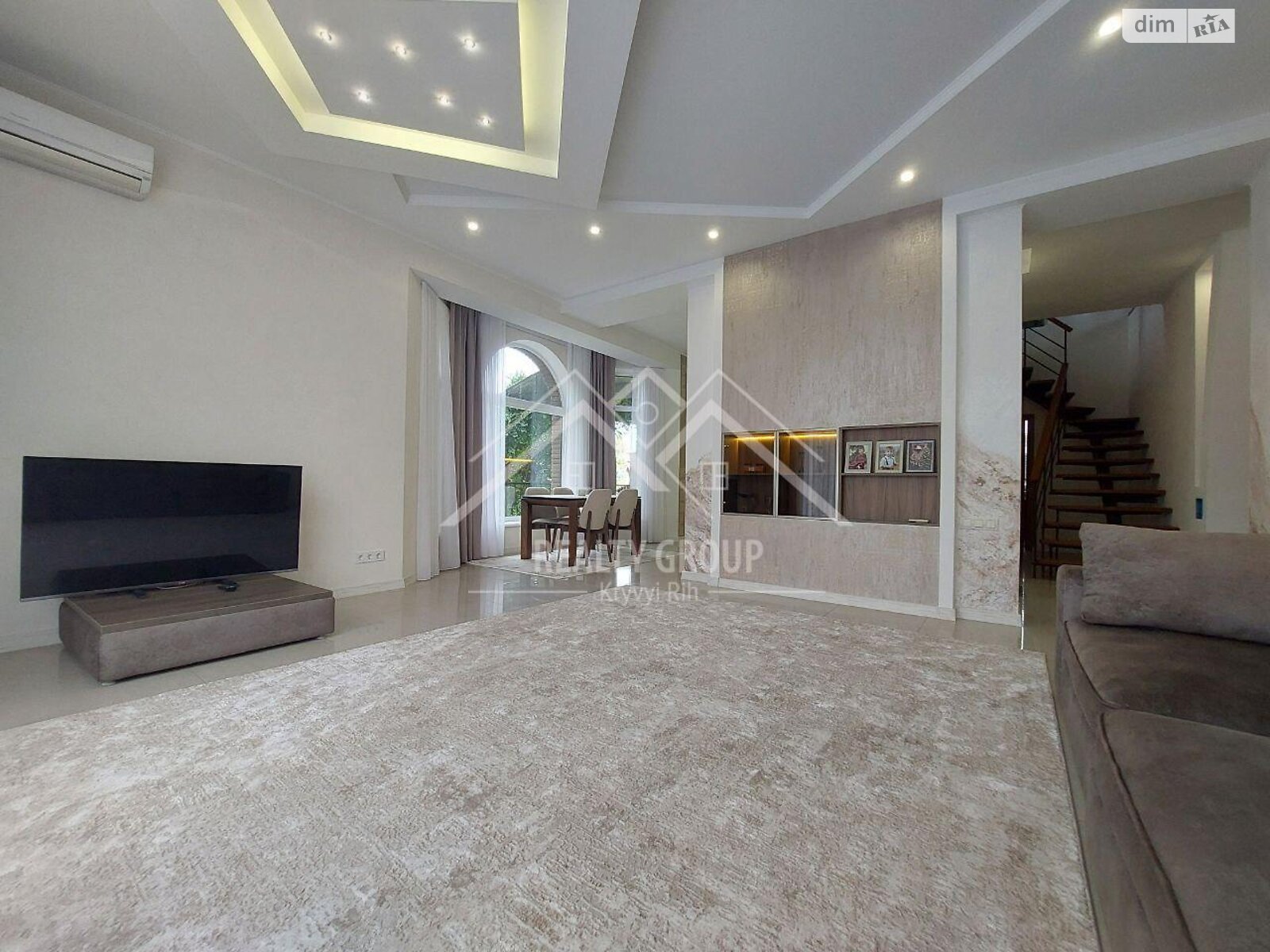 двоповерховий будинок з верандою, 259.3 кв. м, цегла. Продаж в Кривому Розі, район Центрально-Міський фото 1 двоповерховий будинок з верандою, 259.3 кв. м, цегла. Продаж в Кривому Розі, район Центрально-Міський фото 1