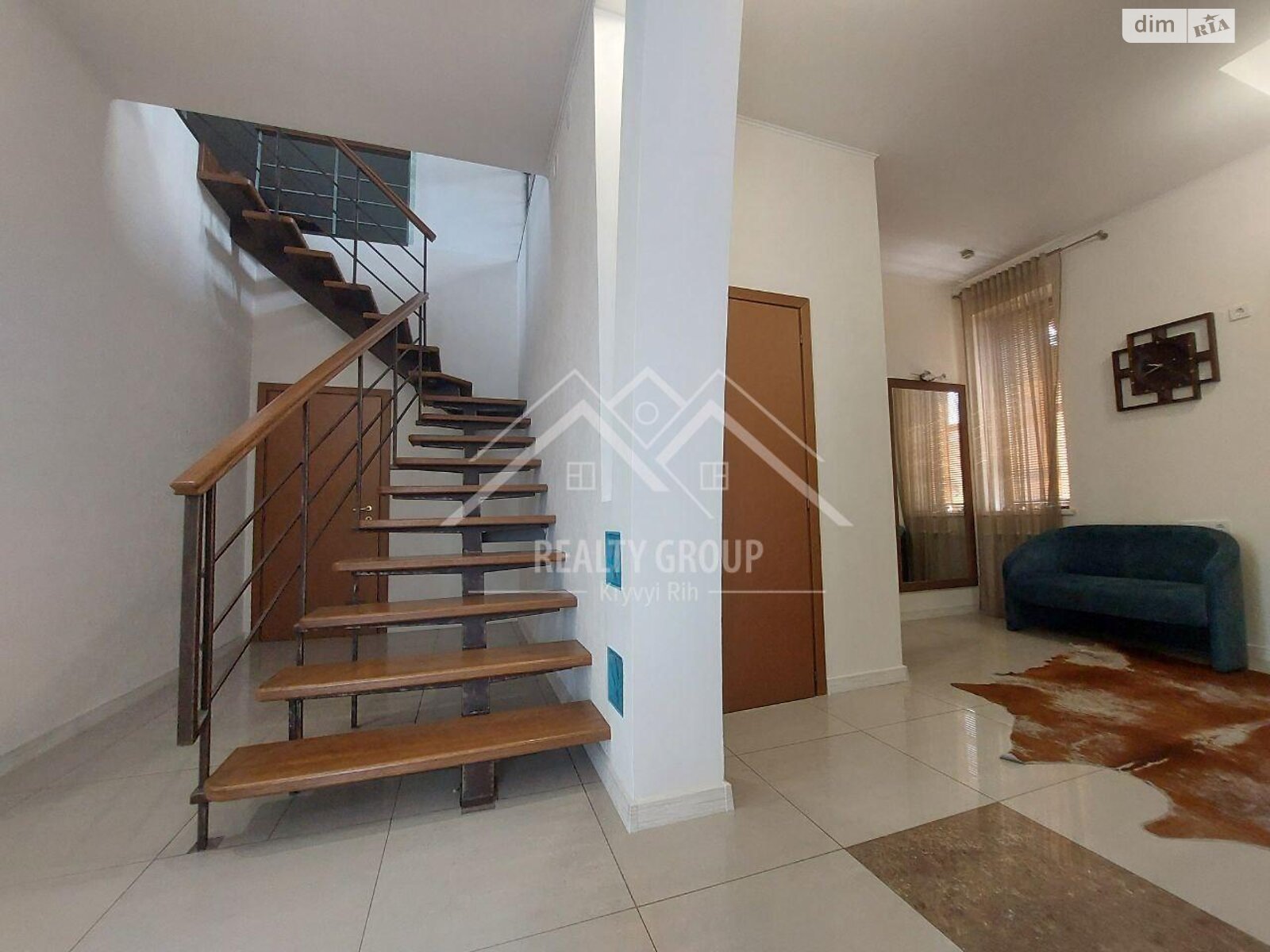 двоповерховий будинок з верандою, 259.3 кв. м, цегла. Продаж в Кривому Розі, район Центрально-Міський фото 1 двоповерховий будинок з верандою, 259.3 кв. м, цегла. Продаж в Кривому Розі, район Центрально-Міський фото 1