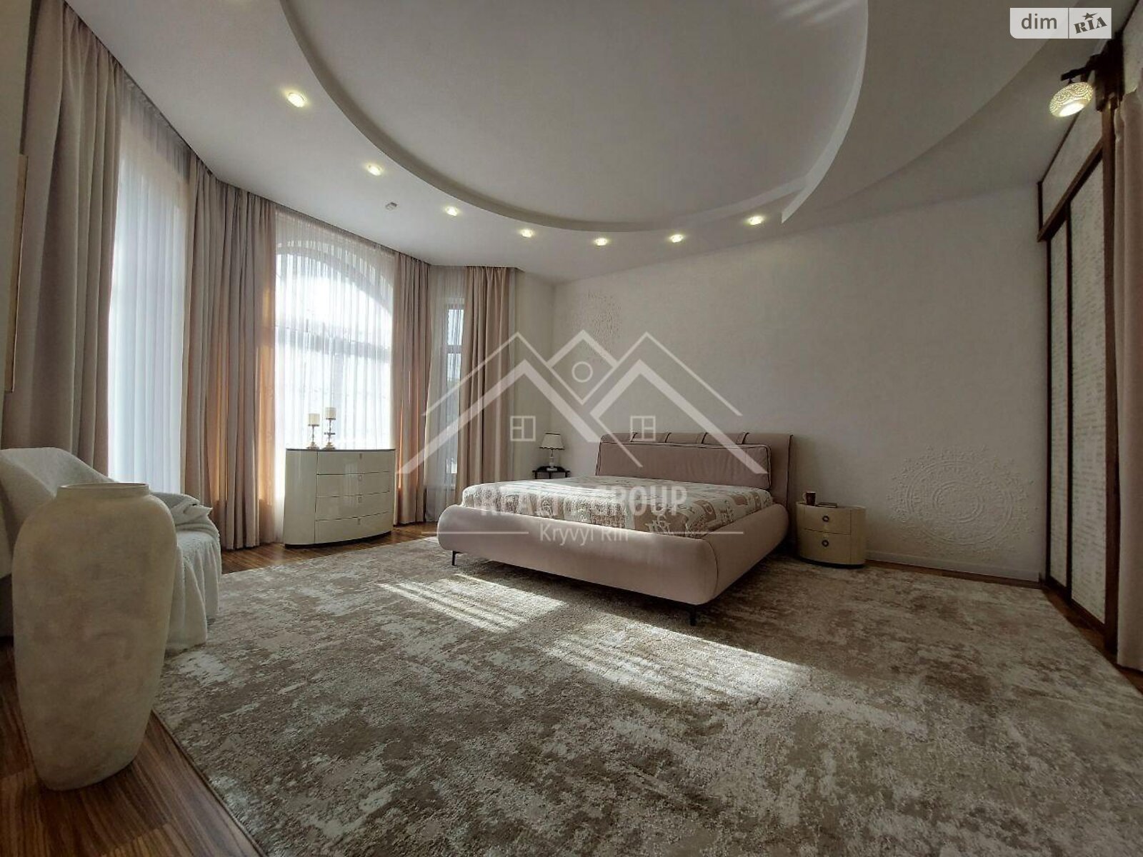 двоповерховий будинок з верандою, 259.3 кв. м, цегла. Продаж в Кривому Розі, район Центрально-Міський фото 1 двоповерховий будинок з верандою, 259.3 кв. м, цегла. Продаж в Кривому Розі, район Центрально-Міський фото 1