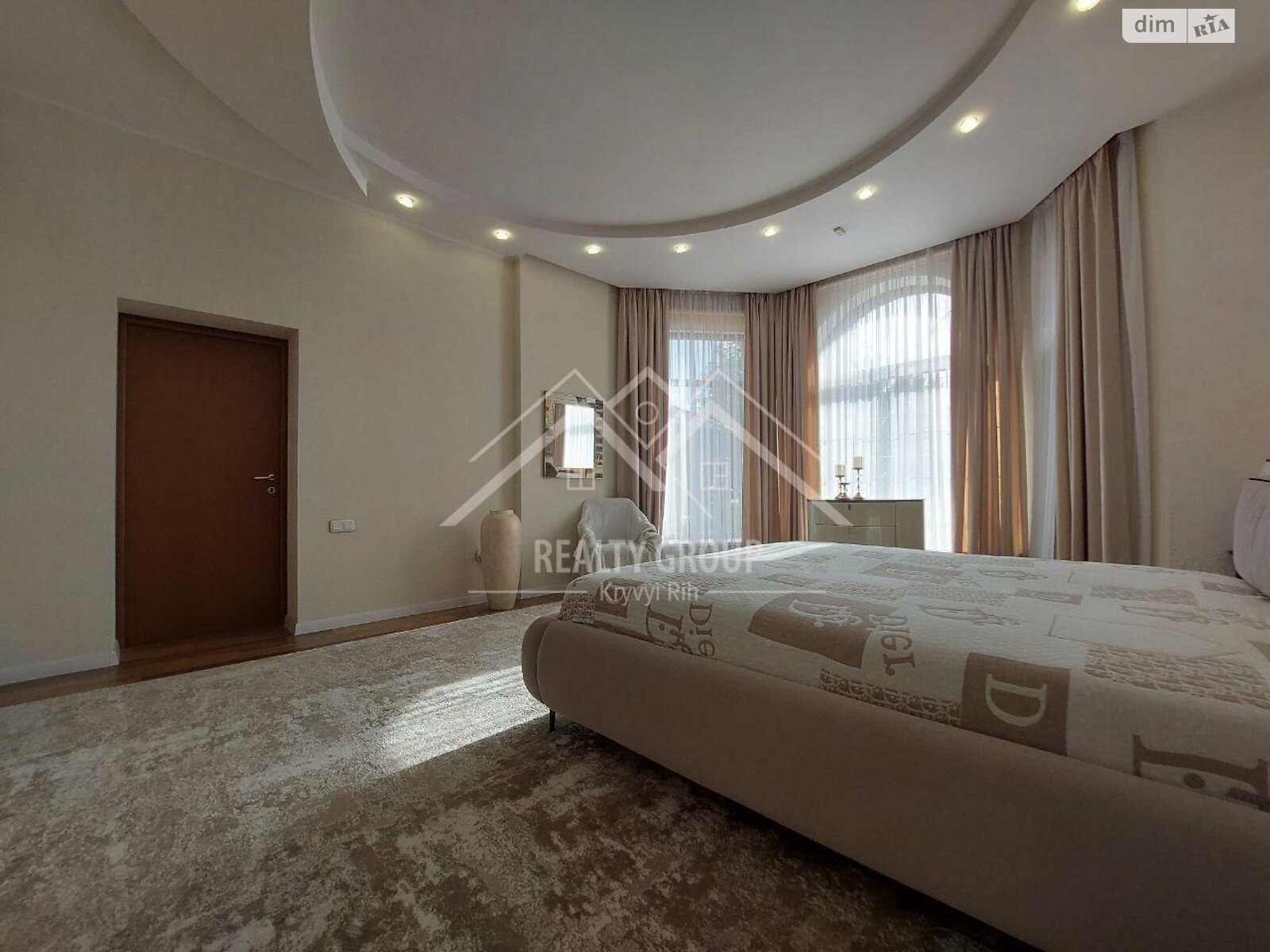 двоповерховий будинок з верандою, 259.3 кв. м, цегла. Продаж в Кривому Розі, район Центрально-Міський фото 1 двоповерховий будинок з верандою, 259.3 кв. м, цегла. Продаж в Кривому Розі, район Центрально-Міський фото 1