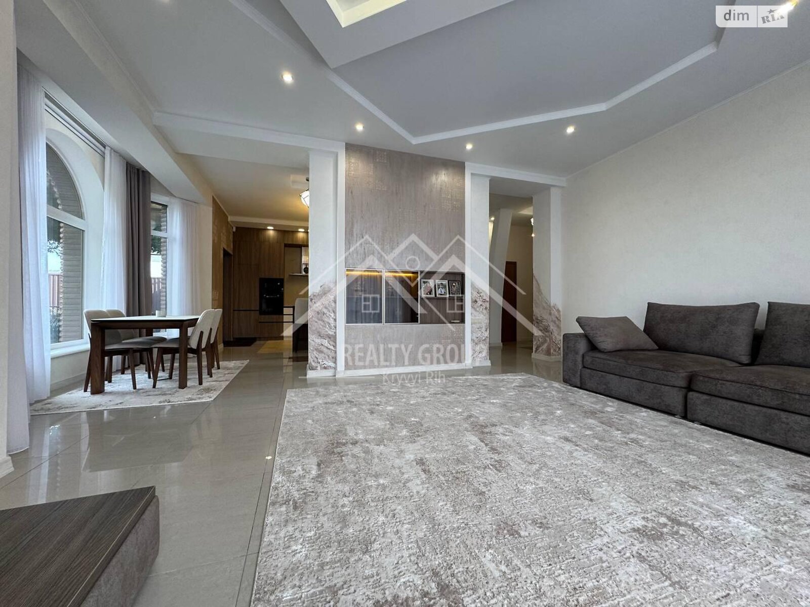 двоповерховий будинок з верандою, 259.3 кв. м, цегла. Продаж в Кривому Розі, район Центрально-Міський фото 1 двоповерховий будинок з верандою, 259.3 кв. м, цегла. Продаж в Кривому Розі, район Центрально-Міський фото 1