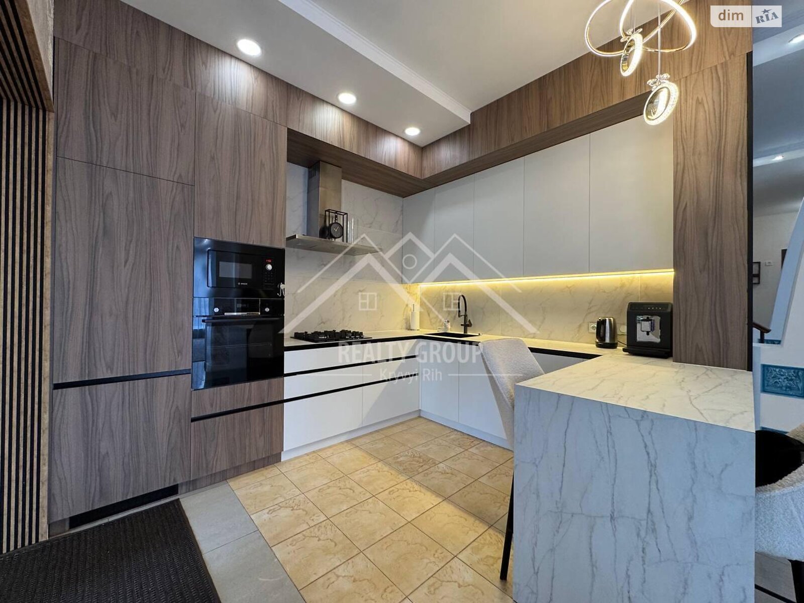 двоповерховий будинок з верандою, 259.3 кв. м, цегла. Продаж в Кривому Розі, район Центрально-Міський фото 1 двоповерховий будинок з верандою, 259.3 кв. м, цегла. Продаж в Кривому Розі, район Центрально-Міський фото 1