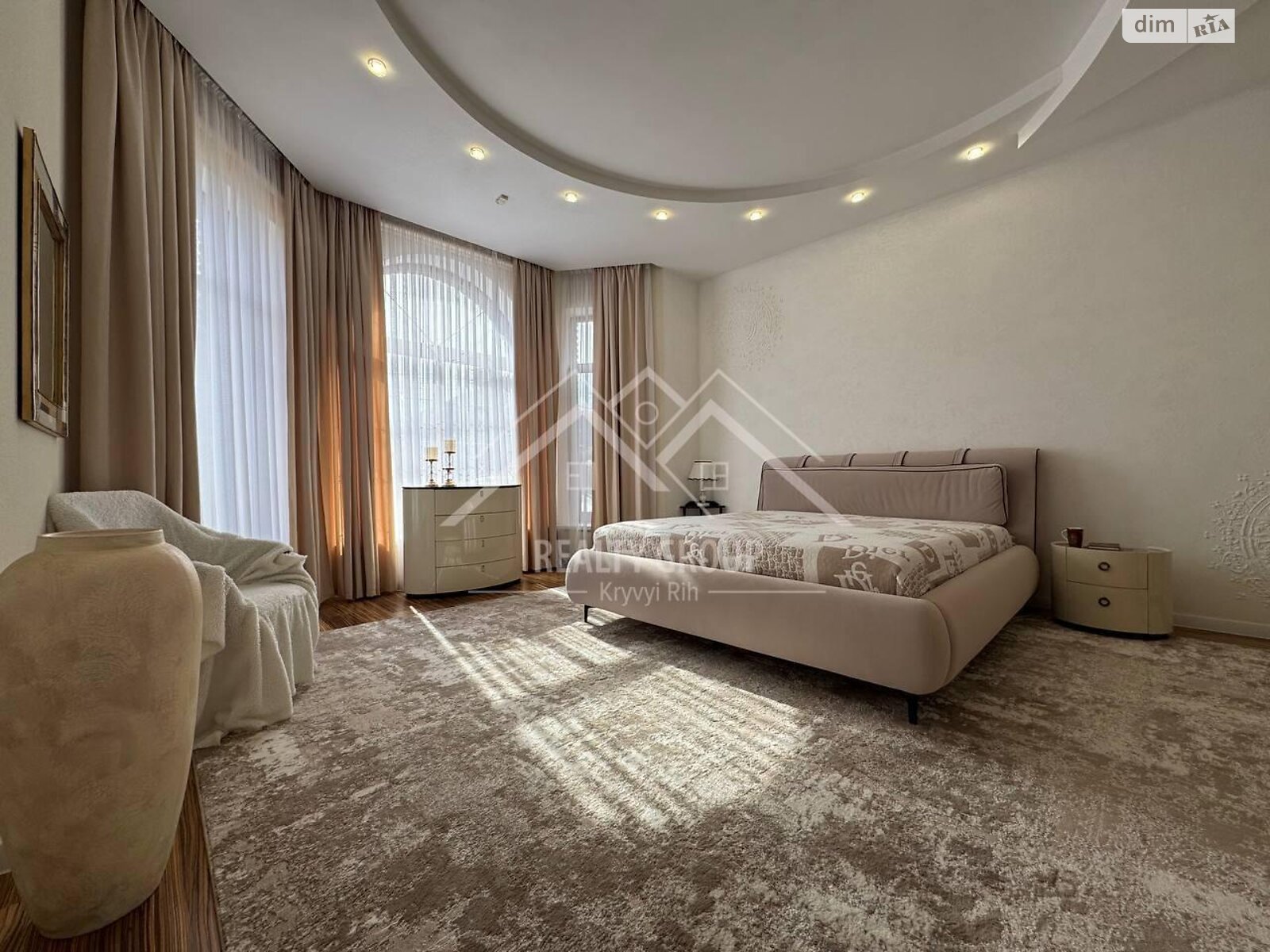 двоповерховий будинок з верандою, 259.3 кв. м, цегла. Продаж в Кривому Розі, район Центрально-Міський фото 1 двоповерховий будинок з верандою, 259.3 кв. м, цегла. Продаж в Кривому Розі, район Центрально-Міський фото 1