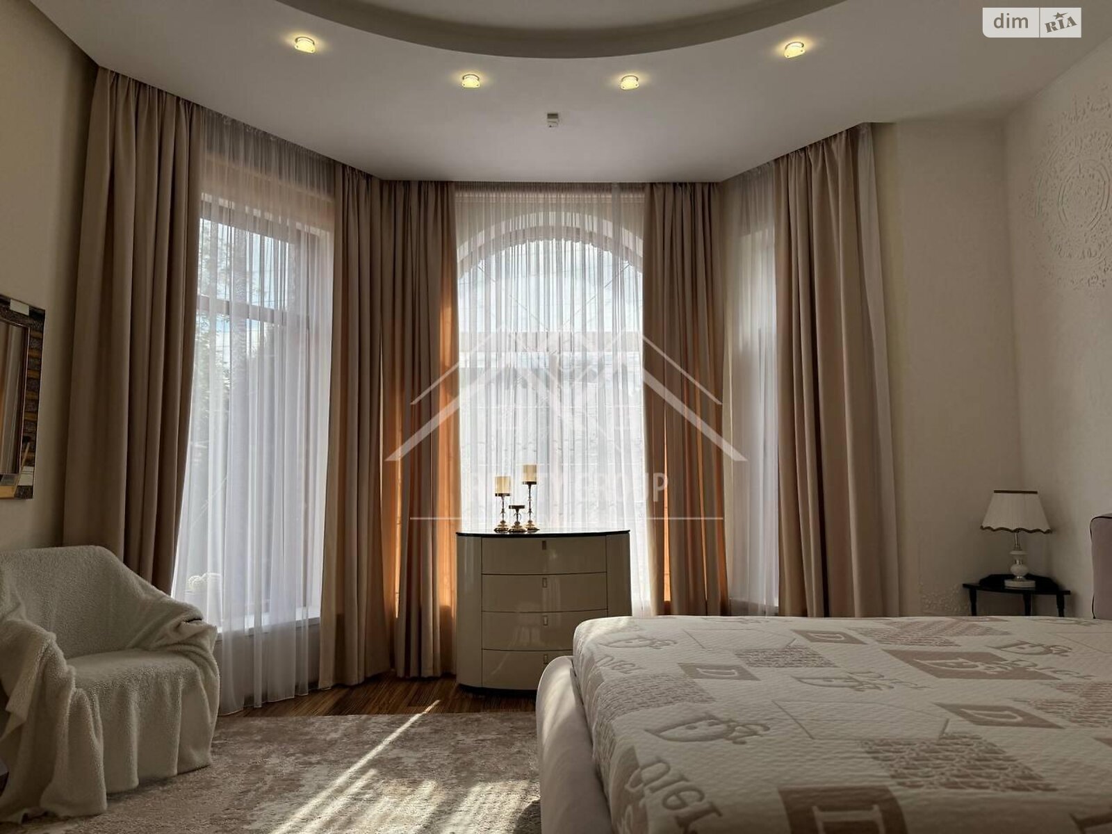 двоповерховий будинок з верандою, 259.3 кв. м, цегла. Продаж в Кривому Розі, район Центрально-Міський фото 1 двоповерховий будинок з верандою, 259.3 кв. м, цегла. Продаж в Кривому Розі, район Центрально-Міський фото 1