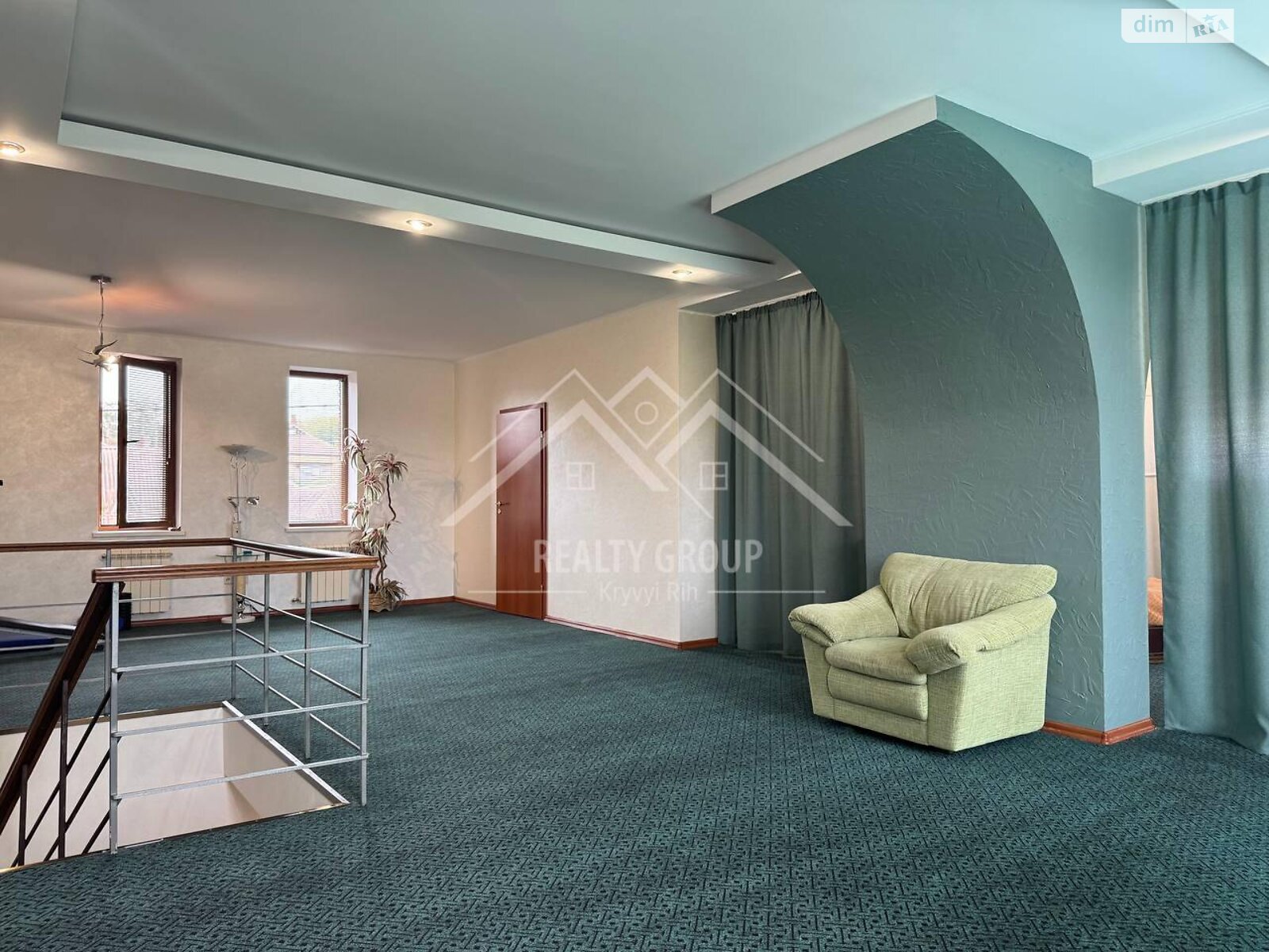 двоповерховий будинок з верандою, 259.3 кв. м, цегла. Продаж в Кривому Розі, район Центрально-Міський фото 1 двоповерховий будинок з верандою, 259.3 кв. м, цегла. Продаж в Кривому Розі, район Центрально-Міський фото 1