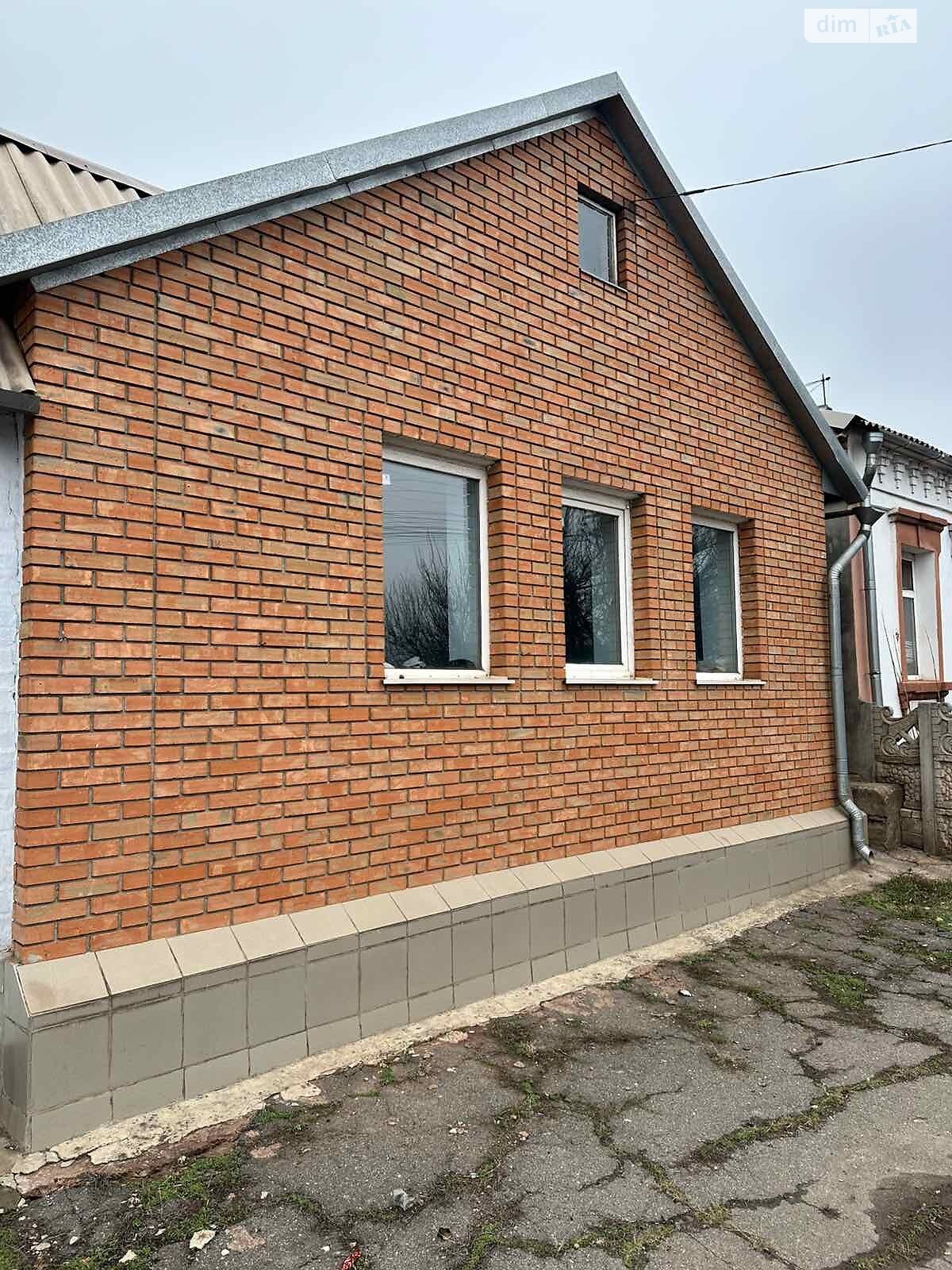 одноэтажный дом с гаражом, 100 кв. м, кирпич. Продажа в Кривом Роге район Центрально-Городской фото 1 одноэтажный дом с гаражом, 100 кв. м, кирпич. Продажа в Кривом Роге район Центрально-Городской фото 1