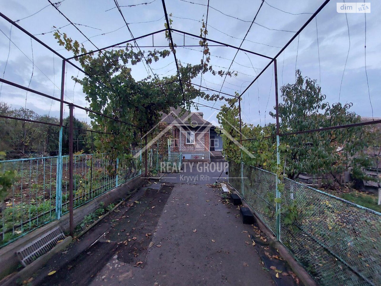 одноэтажный дом с гаражом, 133.2 кв. м, шлакоблок. Продажа в Кривом Роге район Центрально-Городской фото 1