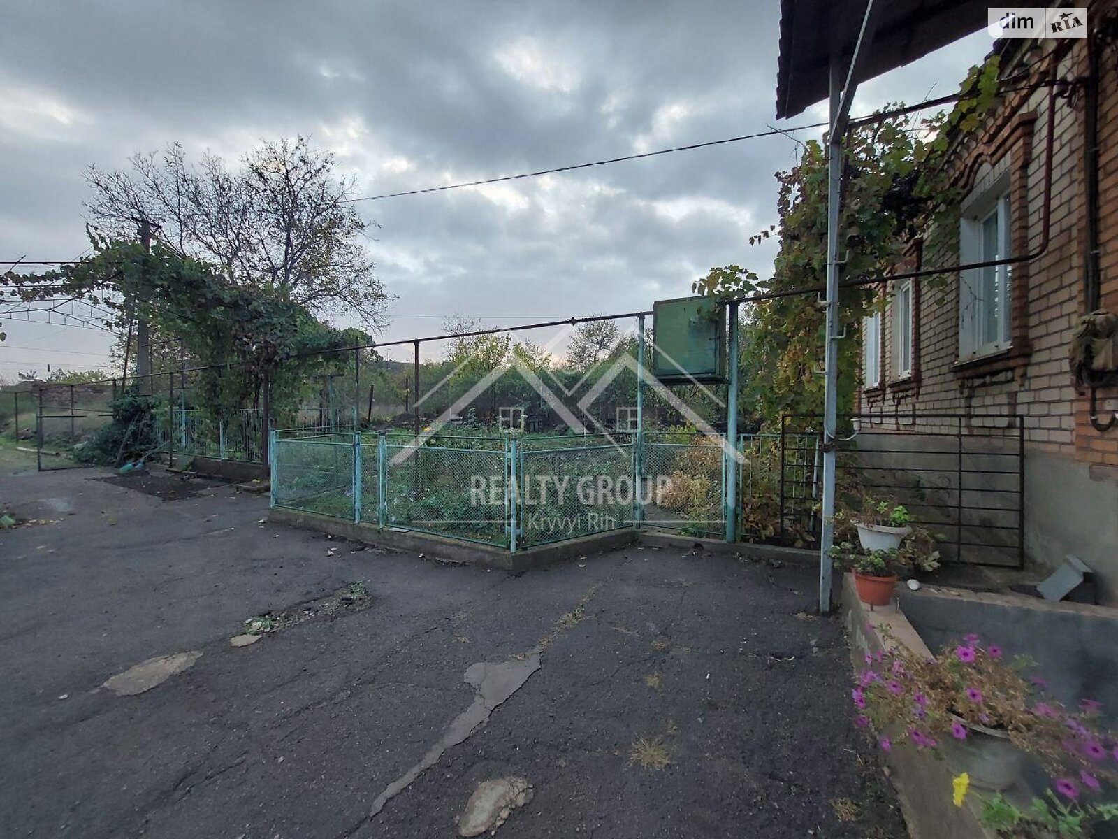 одноэтажный дом с гаражом, 133.2 кв. м, шлакоблок. Продажа в Кривом Роге район Центрально-Городской фото 1