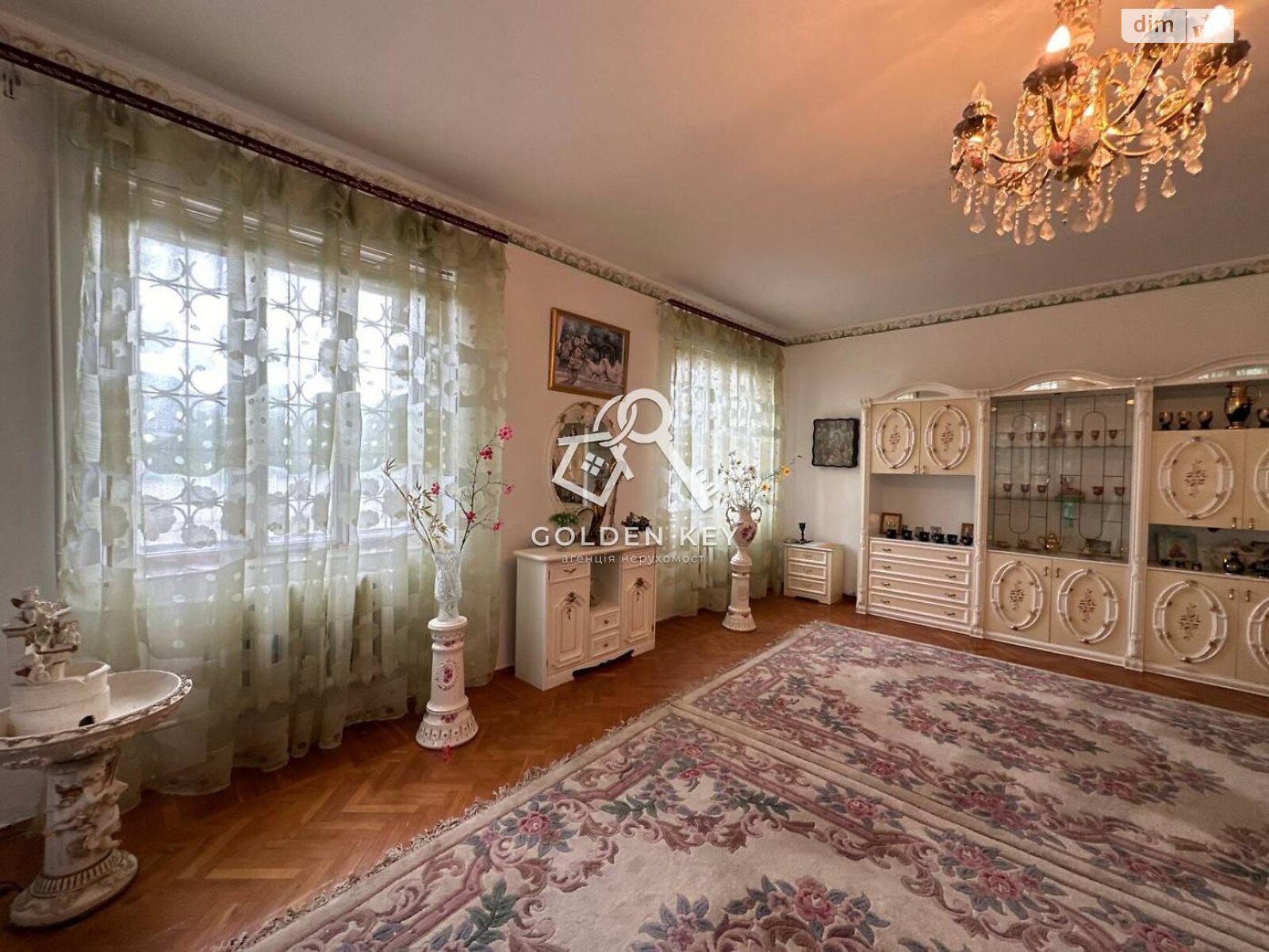 двухэтажный дом с гаражом, 382.6 кв. м, кирпич. Продажа в Кривом Роге район Центрально-Городской фото 1 двухэтажный дом с гаражом, 382.6 кв. м, кирпич. Продажа в Кривом Роге район Центрально-Городской фото 1
