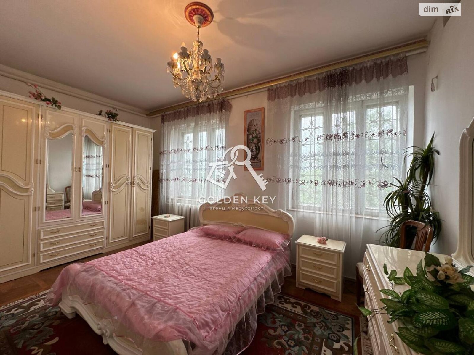двухэтажный дом с гаражом, 382.6 кв. м, кирпич. Продажа в Кривом Роге район Центрально-Городской фото 1 двухэтажный дом с гаражом, 382.6 кв. м, кирпич. Продажа в Кривом Роге район Центрально-Городской фото 1