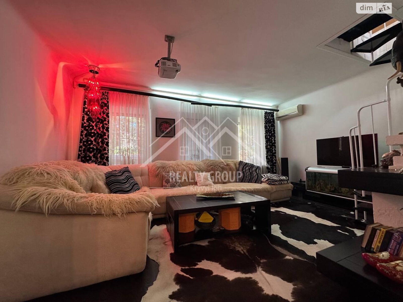 двухэтажный дом с верандой, 67.1 кв. м, кирпич. Продажа в Кривом Роге район Центрально-Городской фото 1 двухэтажный дом с верандой, 67.1 кв. м, кирпич. Продажа в Кривом Роге район Центрально-Городской фото 1