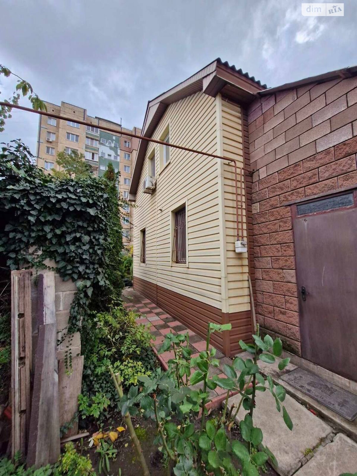 двоповерховий будинок з гаражем, 117 кв. м, цегла. Продаж в Кривому Розі, район Центрально-Міський фото 1