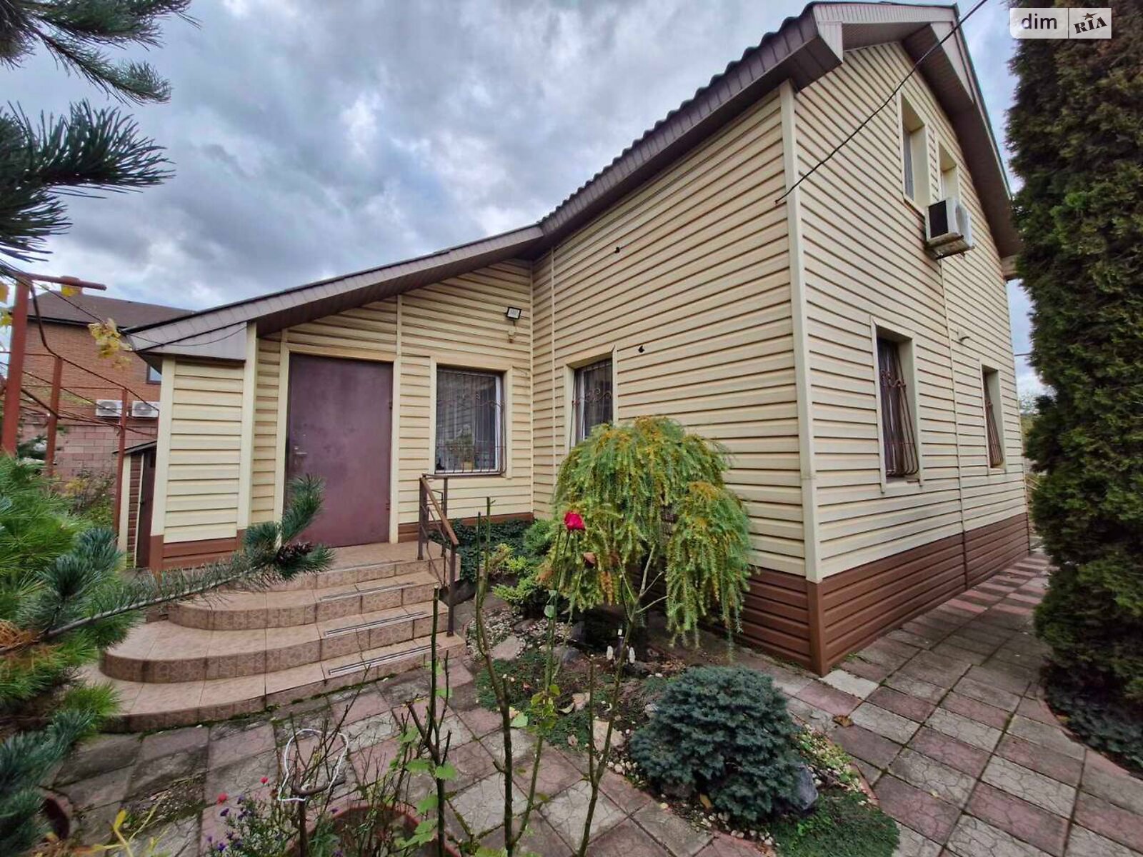 двоповерховий будинок з гаражем, 117 кв. м, цегла. Продаж в Кривому Розі, район Центрально-Міський фото 1