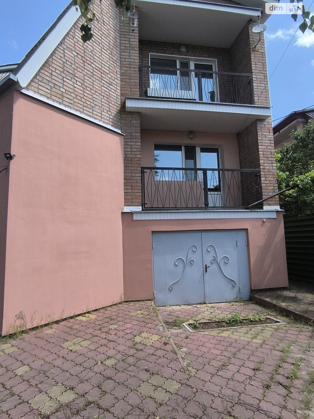 трехэтажный дом с гаражом, 250.7 кв. м, кирпич. Продажа в Кропивницком фото 1 трехэтажный дом с гаражом, 250.7 кв. м, кирпич. Продажа в Кропивницком фото 1