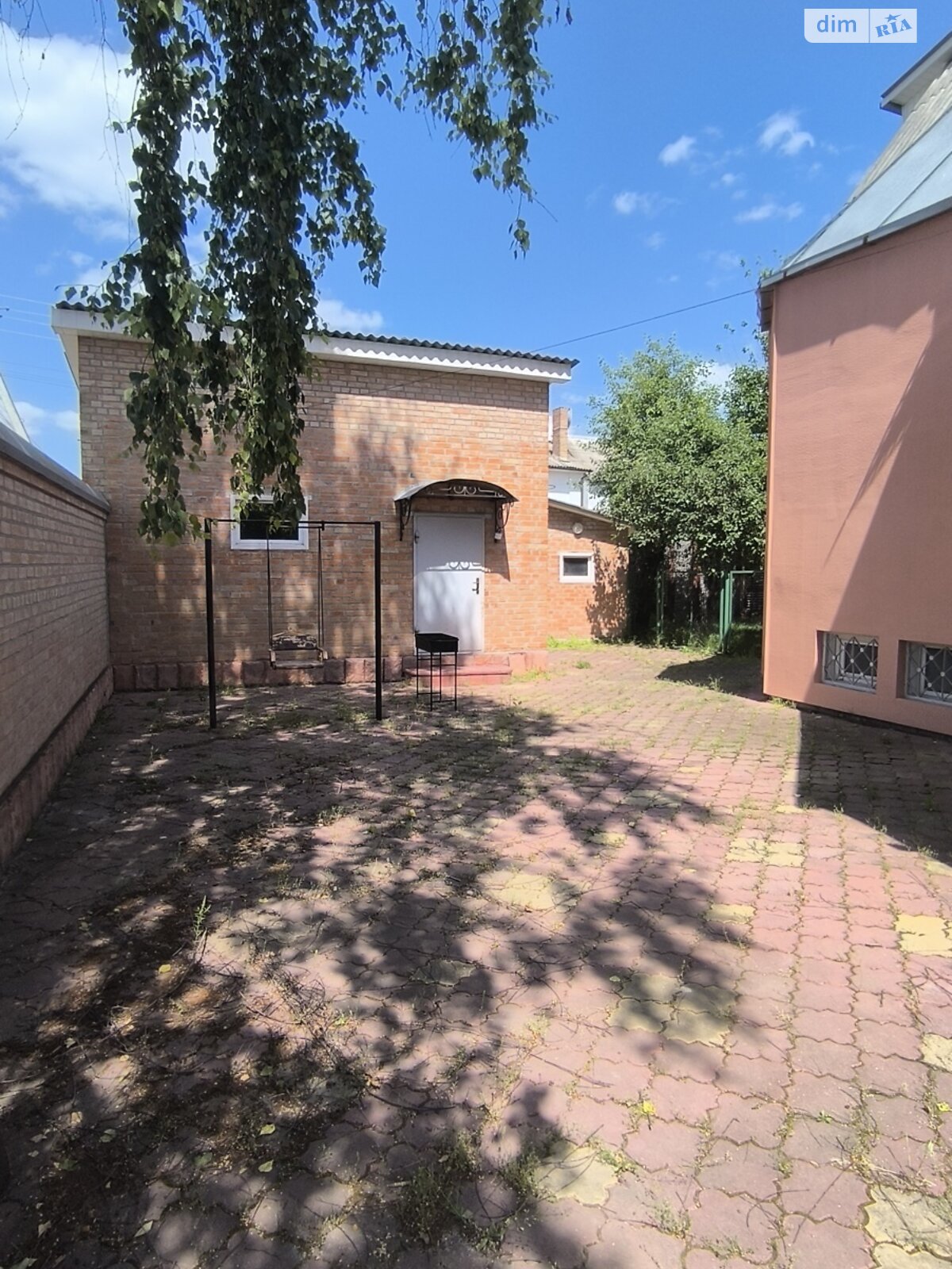 трехэтажный дом с гаражом, 250.7 кв. м, кирпич. Продажа в Кропивницком фото 1 трехэтажный дом с гаражом, 250.7 кв. м, кирпич. Продажа в Кропивницком фото 1