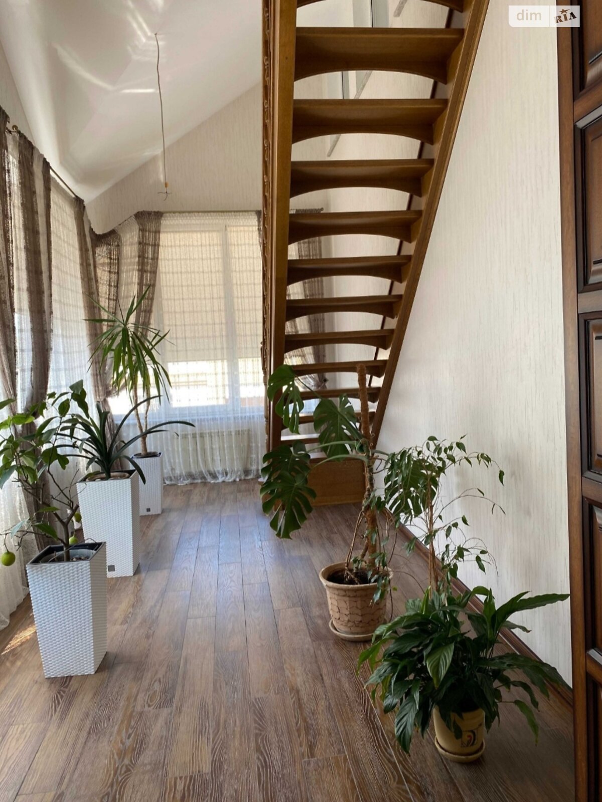 триповерховий будинок, 270 кв. м, кирпич. Продаж в Кропивницькому, район Масляниківка фото 1 триповерховий будинок, 270 кв. м, кирпич. Продаж в Кропивницькому, район Масляниківка фото 1