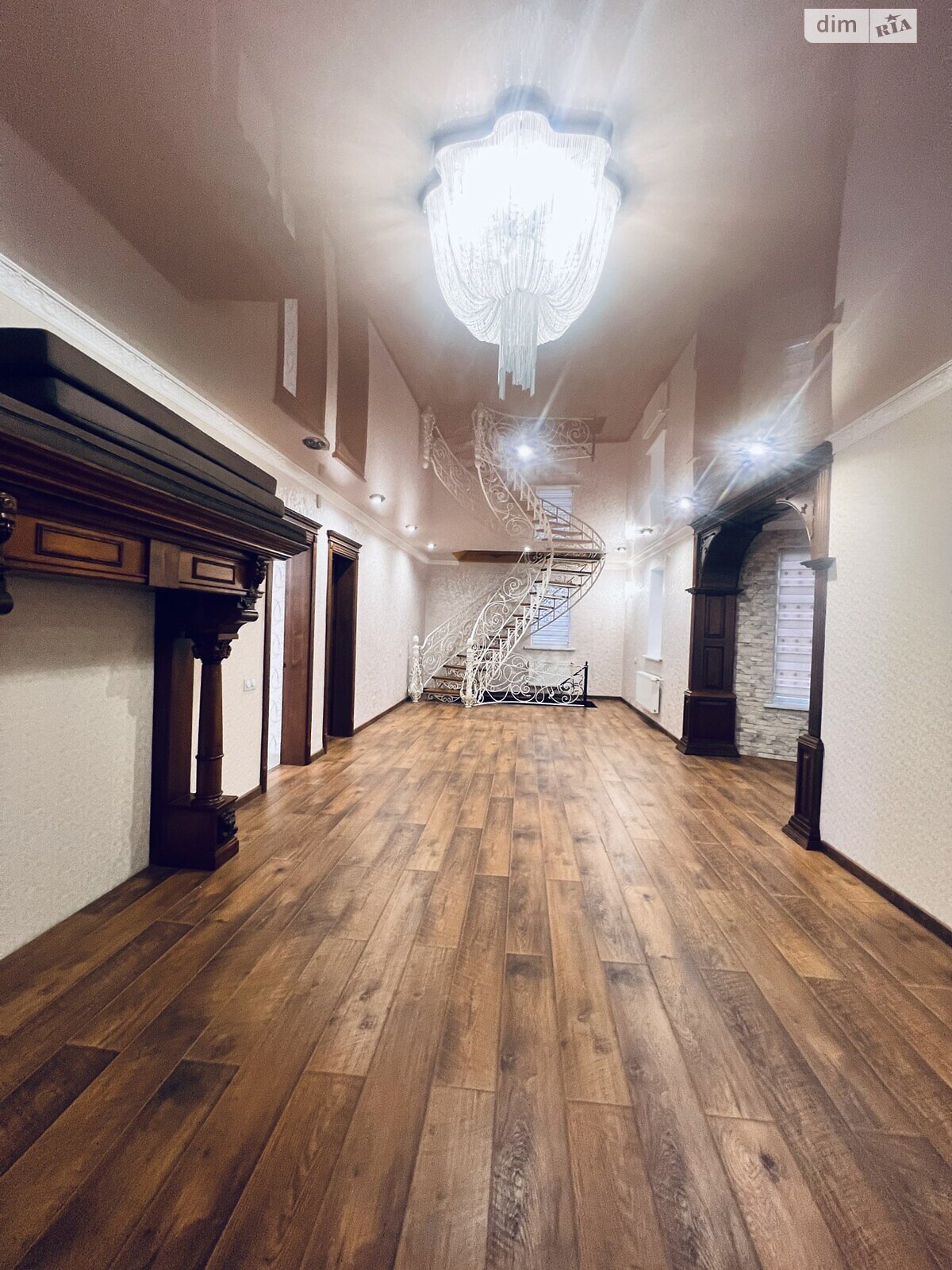 трехэтажный дом с балконом, 234.4 кв. м, кирпич. Продажа в Кропивницком район Новая Балашовка фото 1 трехэтажный дом с балконом, 234.4 кв. м, кирпич. Продажа в Кропивницком район Новая Балашовка фото 1