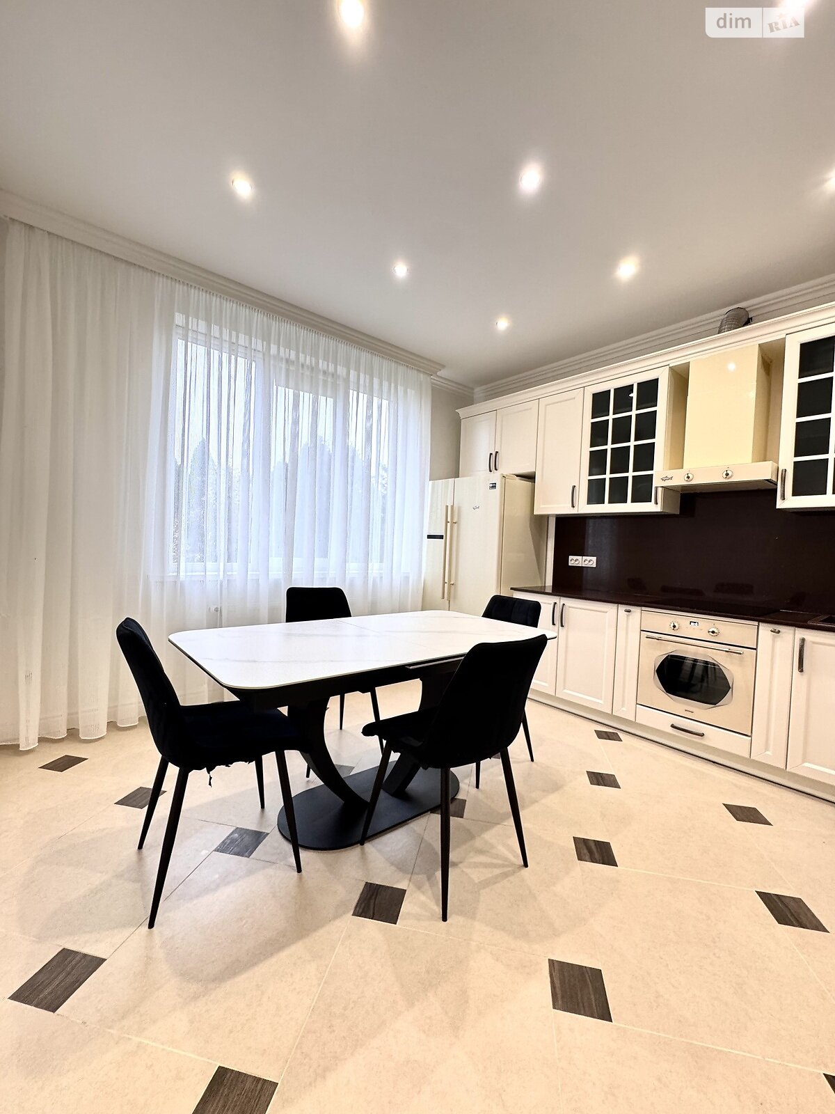 двухэтажный дом, 352 кв. м, цегла. Продажа в Кропивницком фото 1 двухэтажный дом, 352 кв. м, цегла. Продажа в Кропивницком фото 1