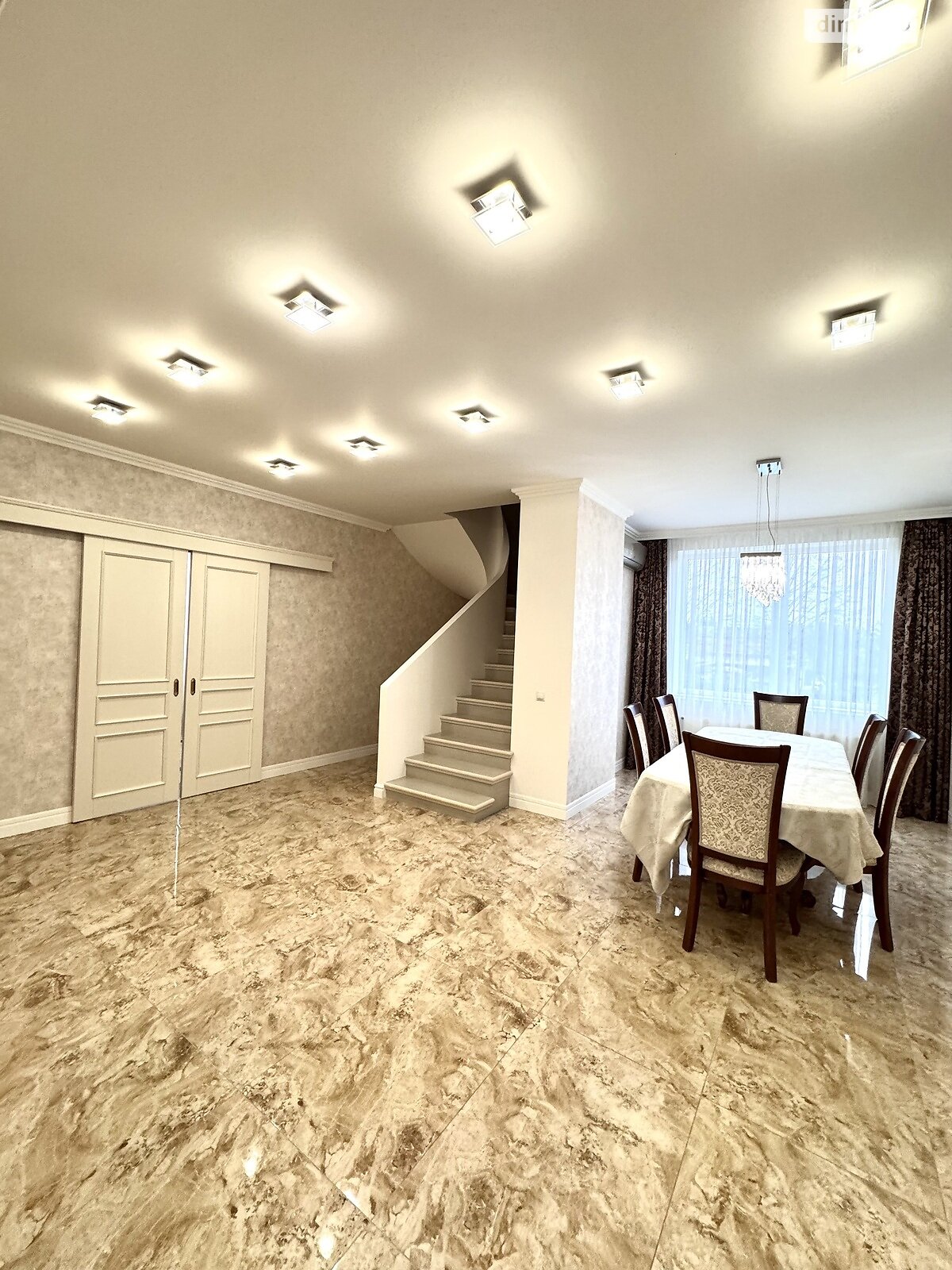 двухэтажный дом, 352 кв. м, цегла. Продажа в Кропивницком фото 1 двухэтажный дом, 352 кв. м, цегла. Продажа в Кропивницком фото 1