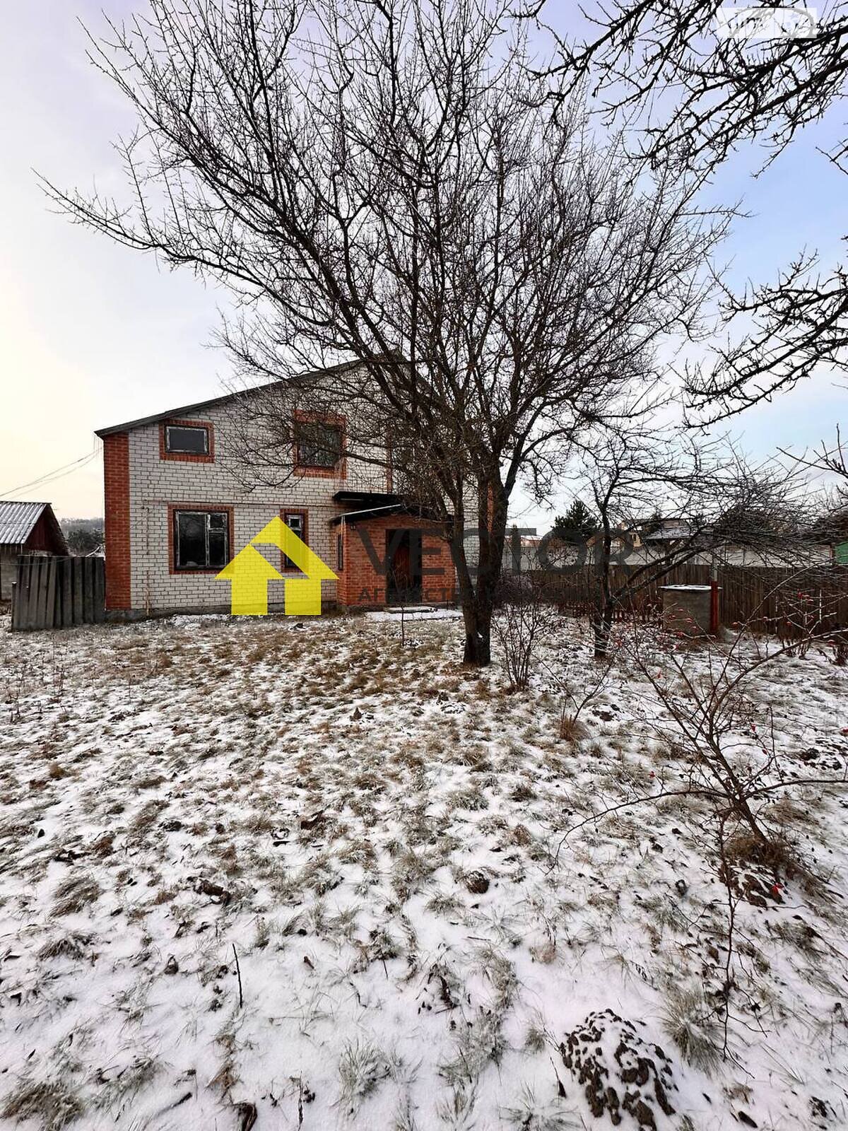 двухэтажный дом с гаражом, 135.1 кв. м, кирпич. Продажа в Кротенках фото 1