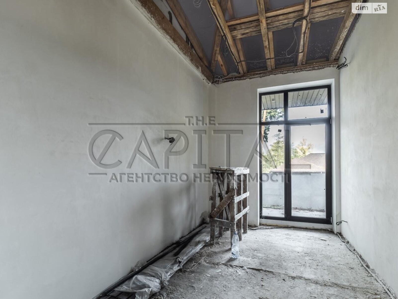 трехэтажный дом с гаражом, 450 кв. м, кирпич. Продажа в Круглику фото 1